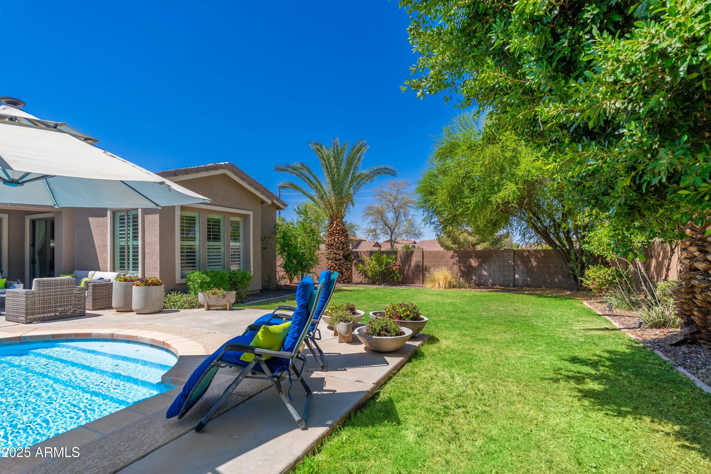 404 E COCONINO Place