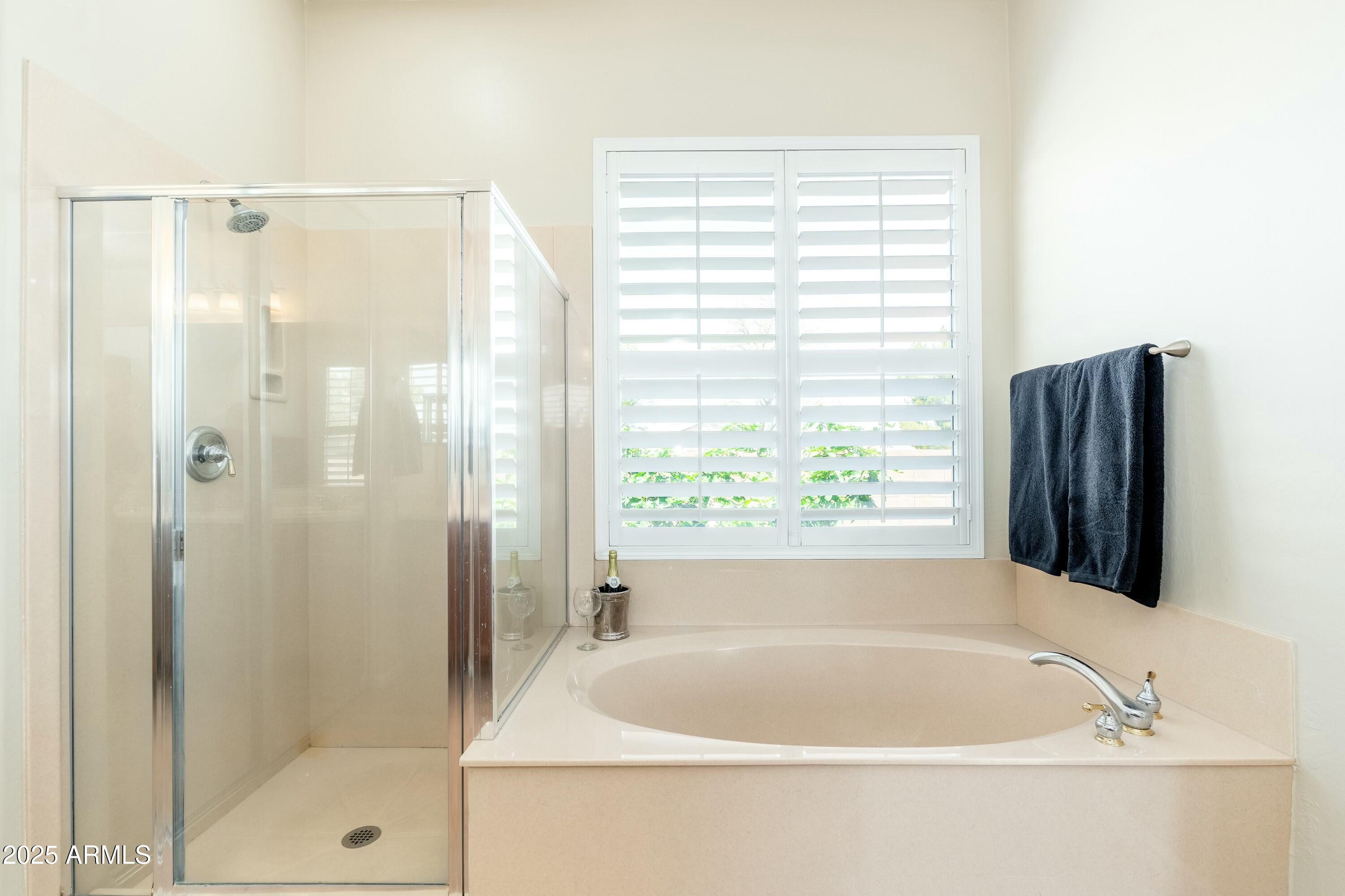 404 E COCONINO Place