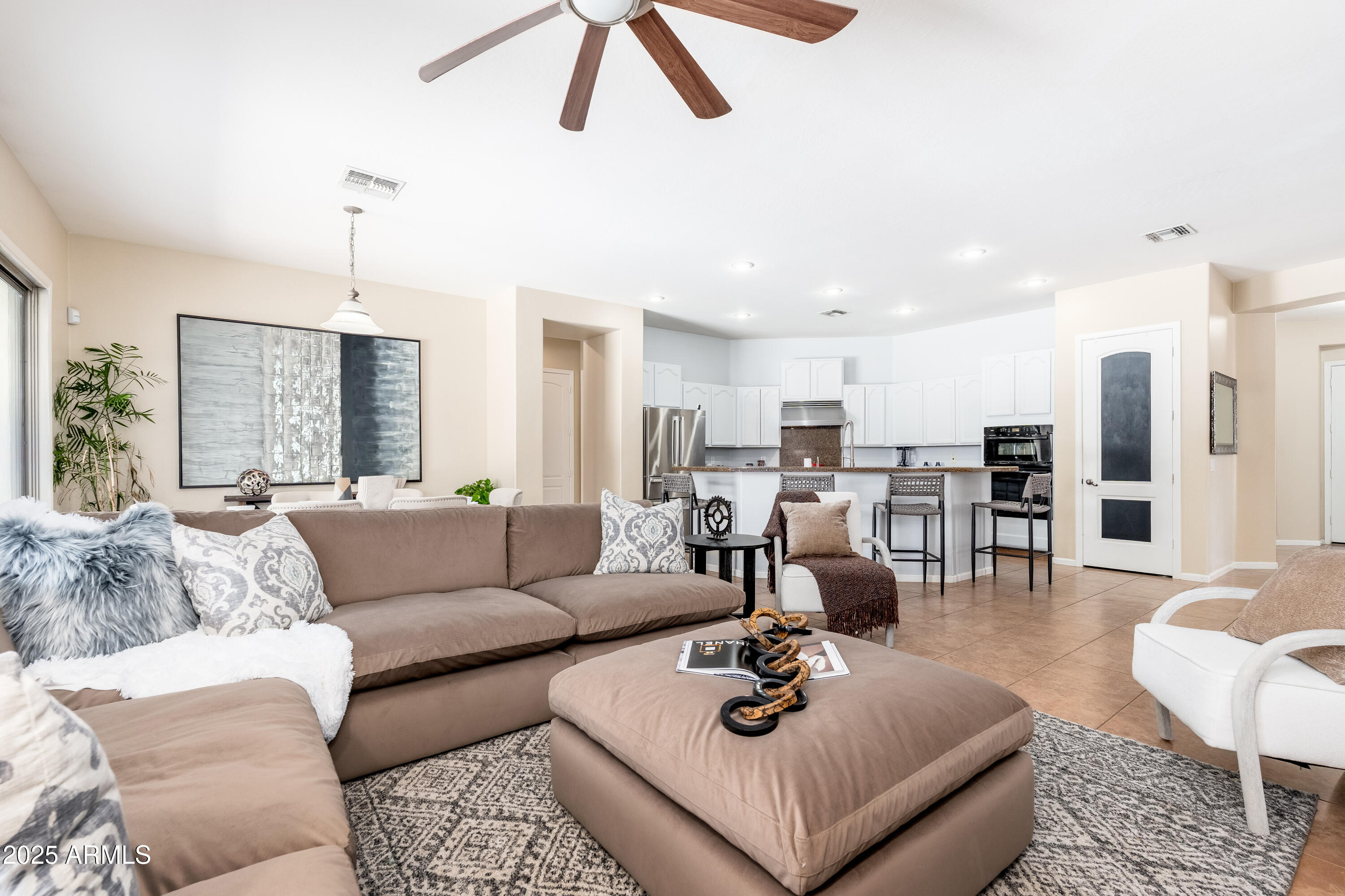 404 E COCONINO Place