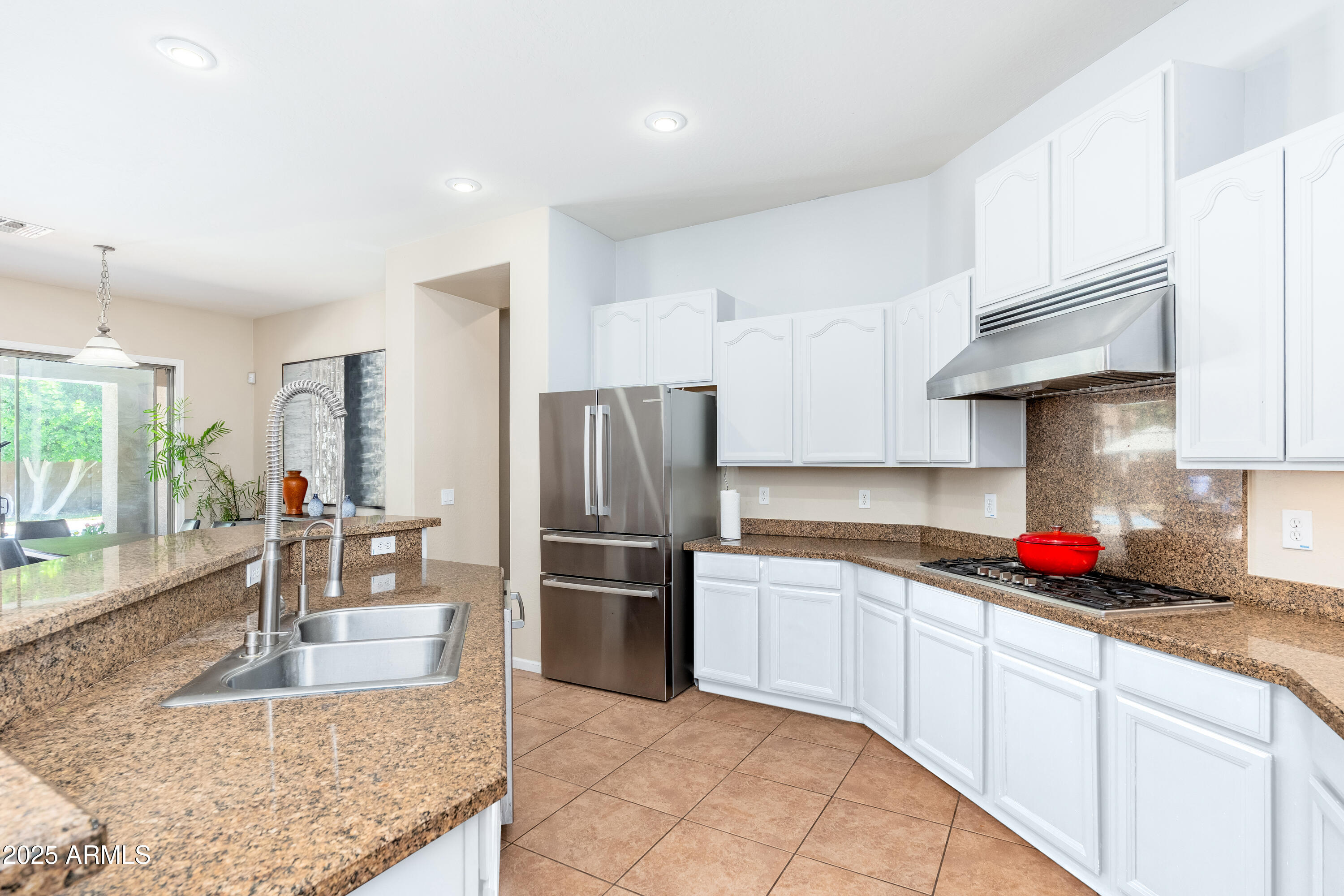 404 E COCONINO Place