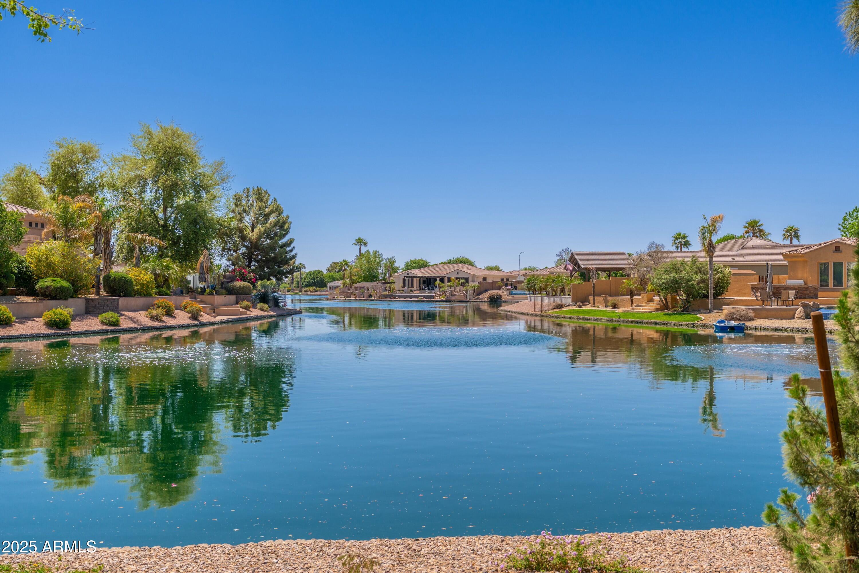 404 E COCONINO Place