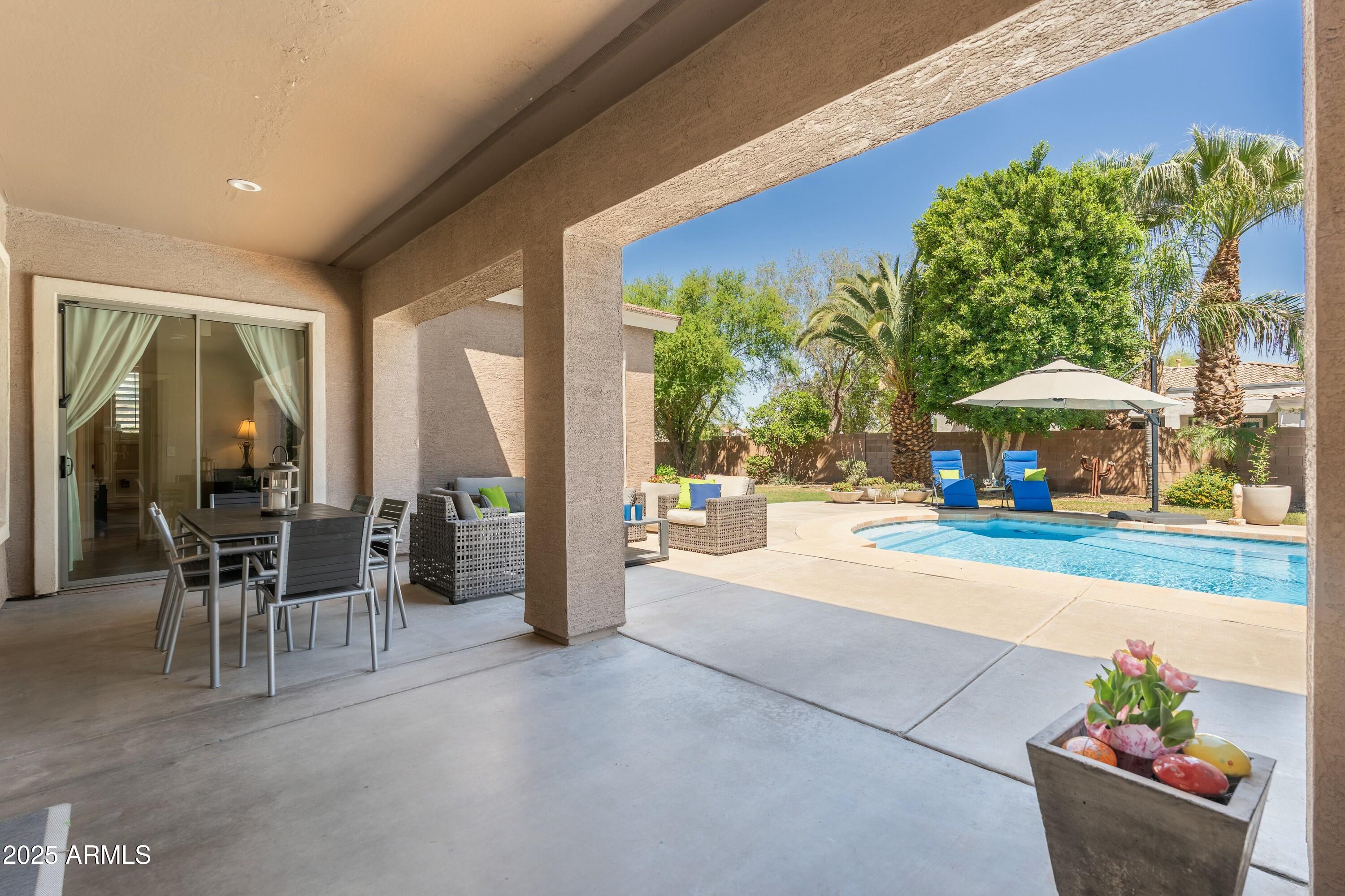 404 E COCONINO Place