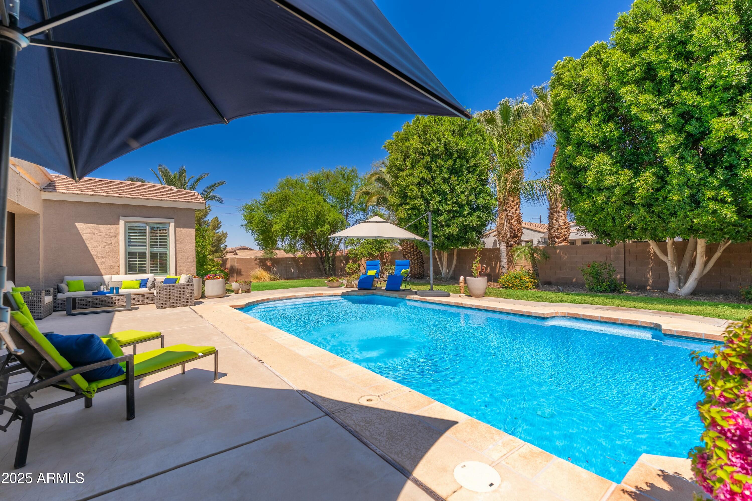 404 E COCONINO Place