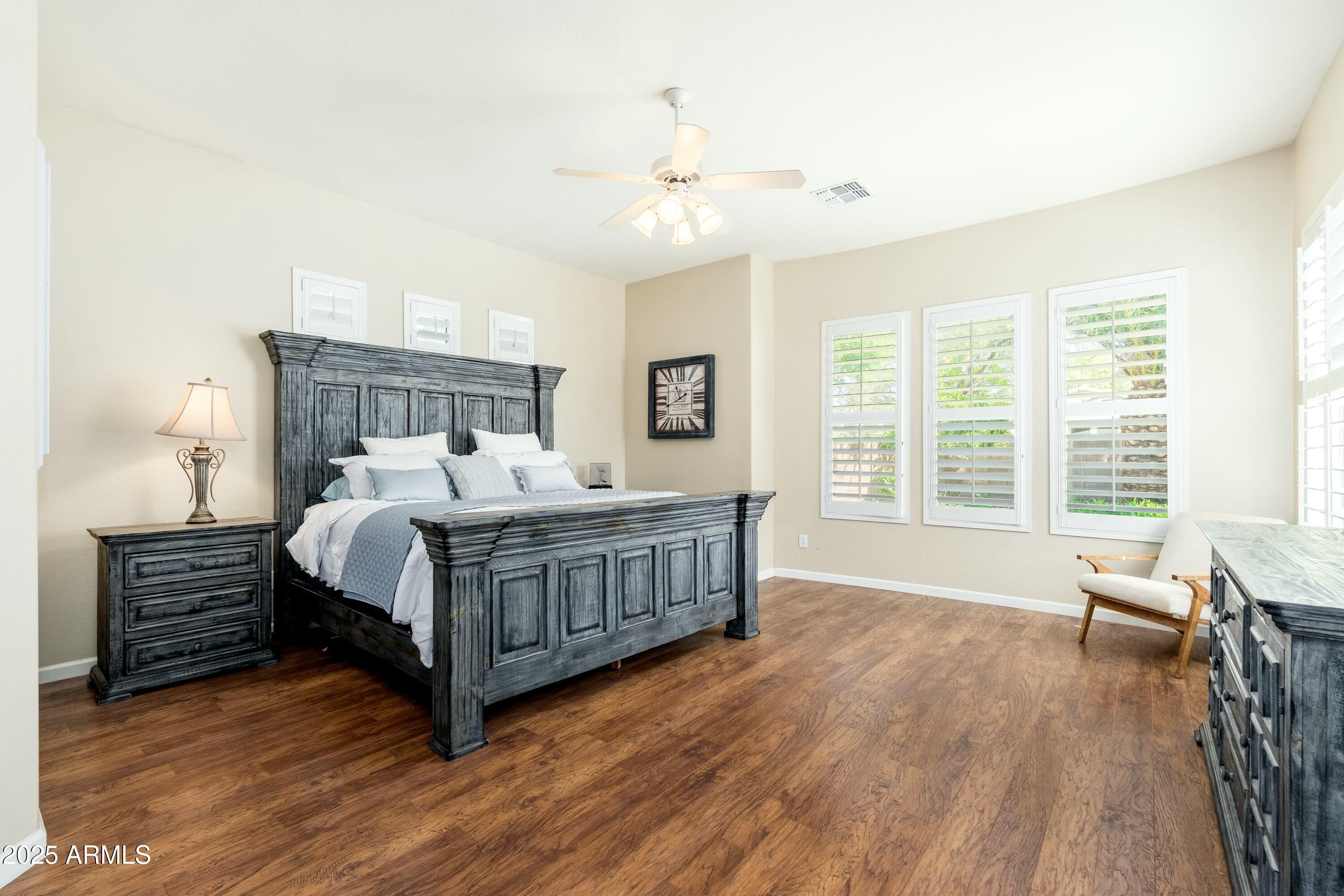 404 E COCONINO Place