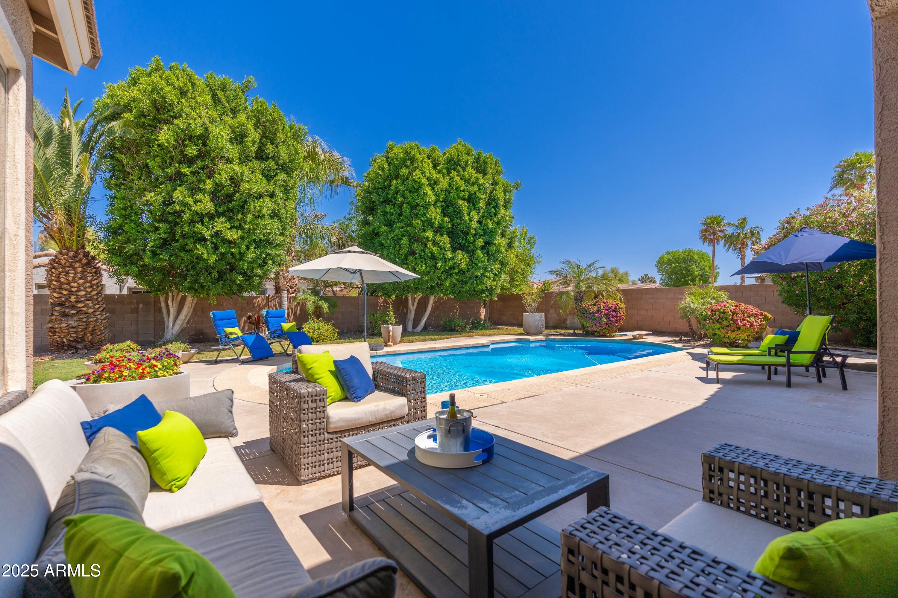 404 E COCONINO Place