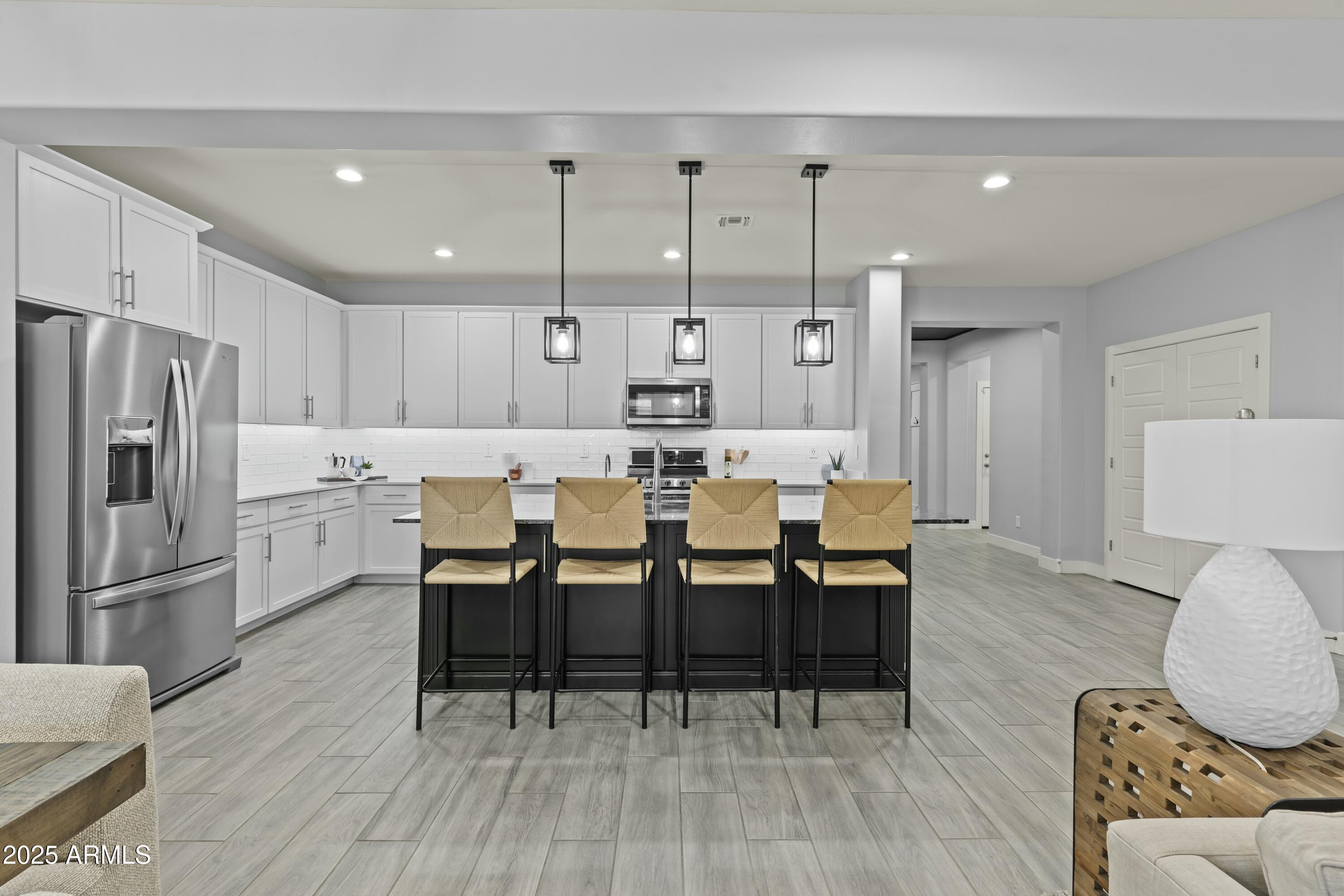 23046 E CAMINA PLATA