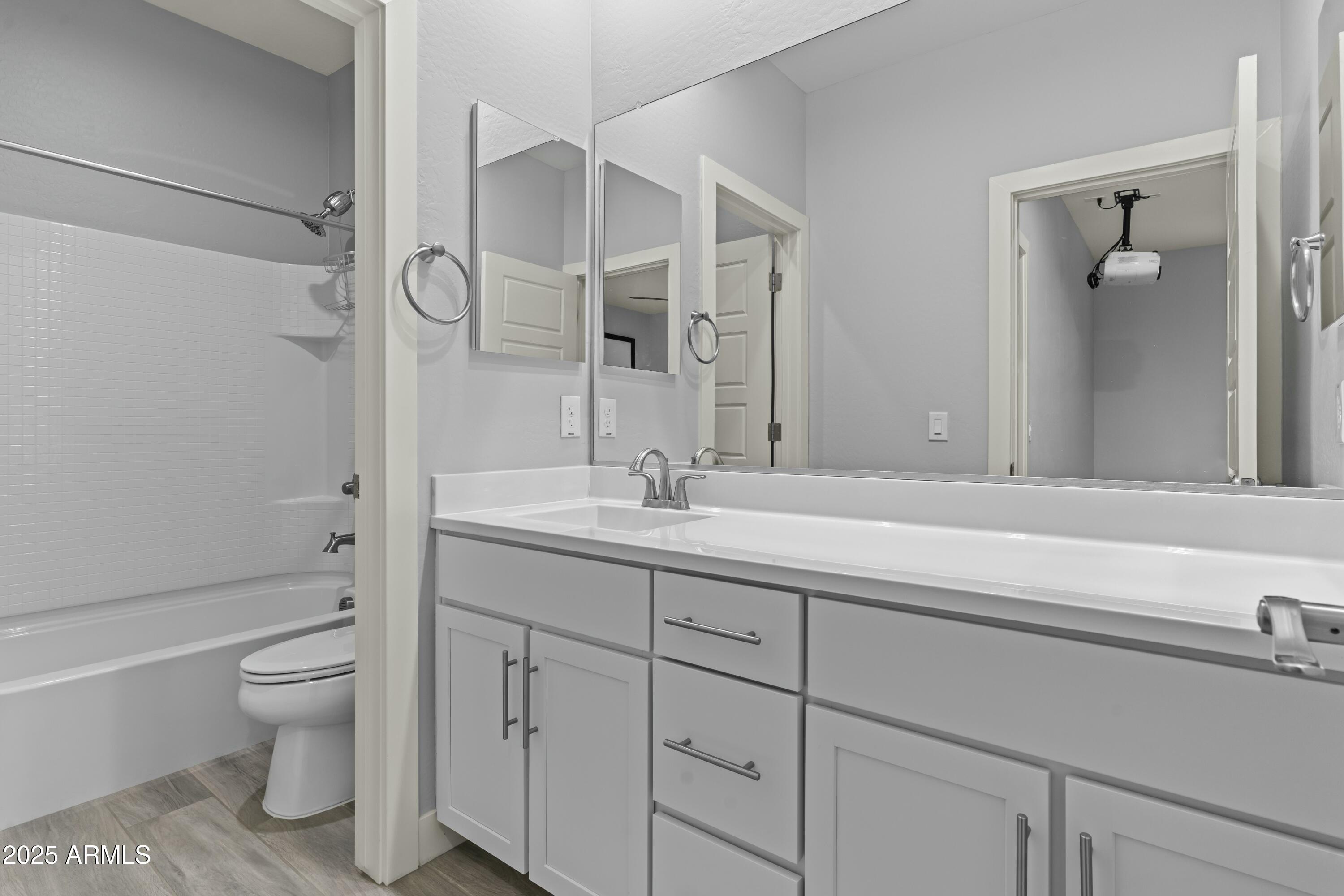 23046 E CAMINA PLATA