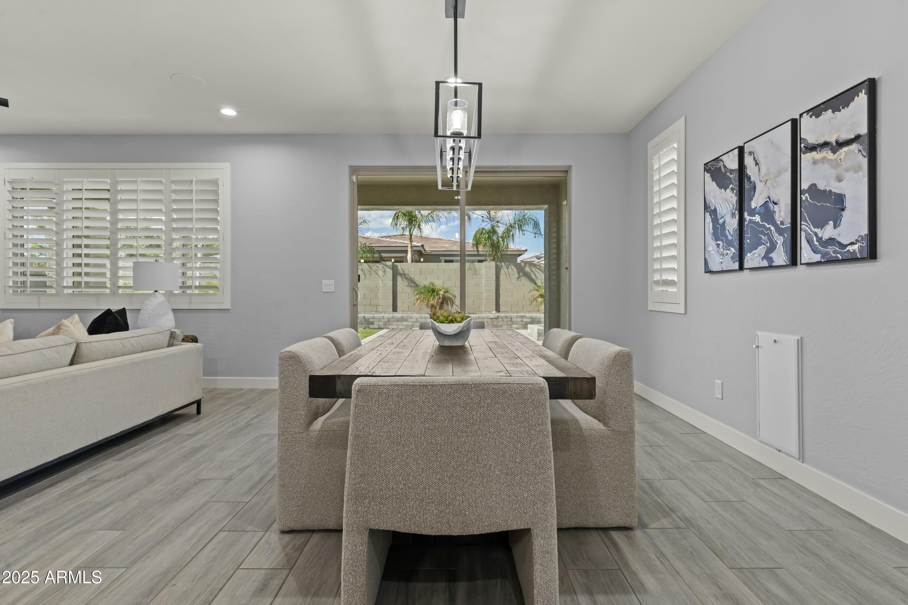 23046 E CAMINA PLATA