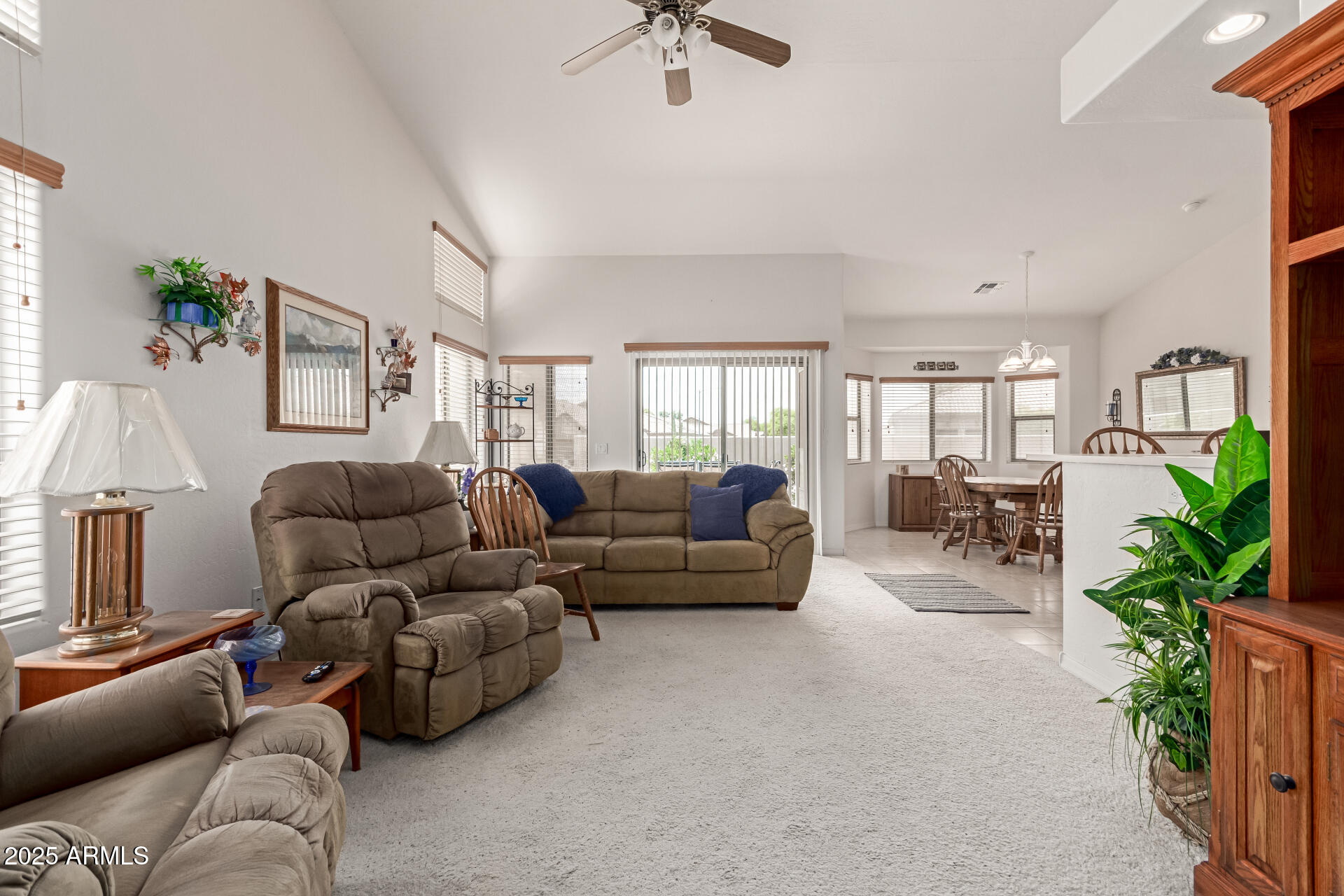 1439 N DESERT WILLOW Street