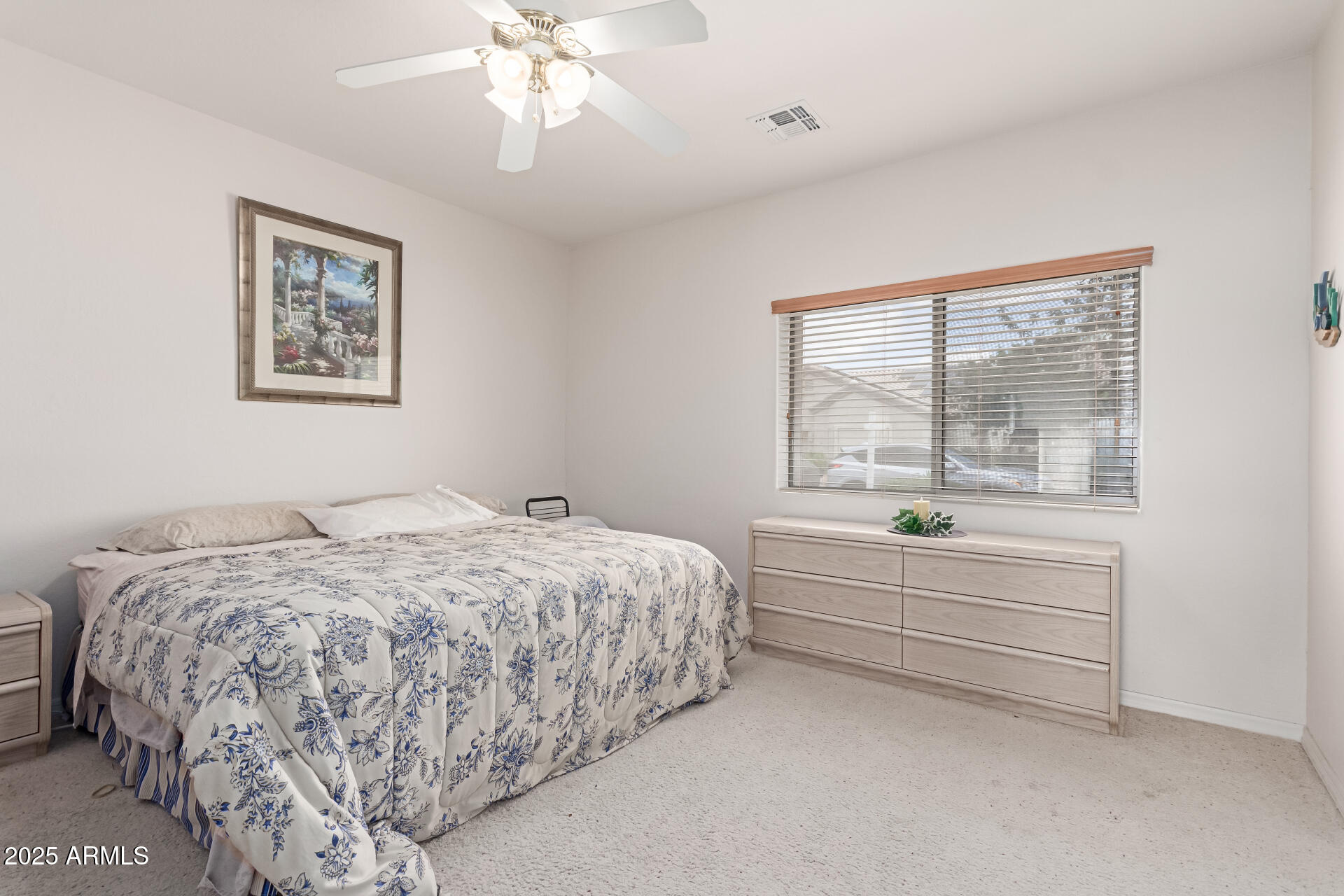 1439 N DESERT WILLOW Street