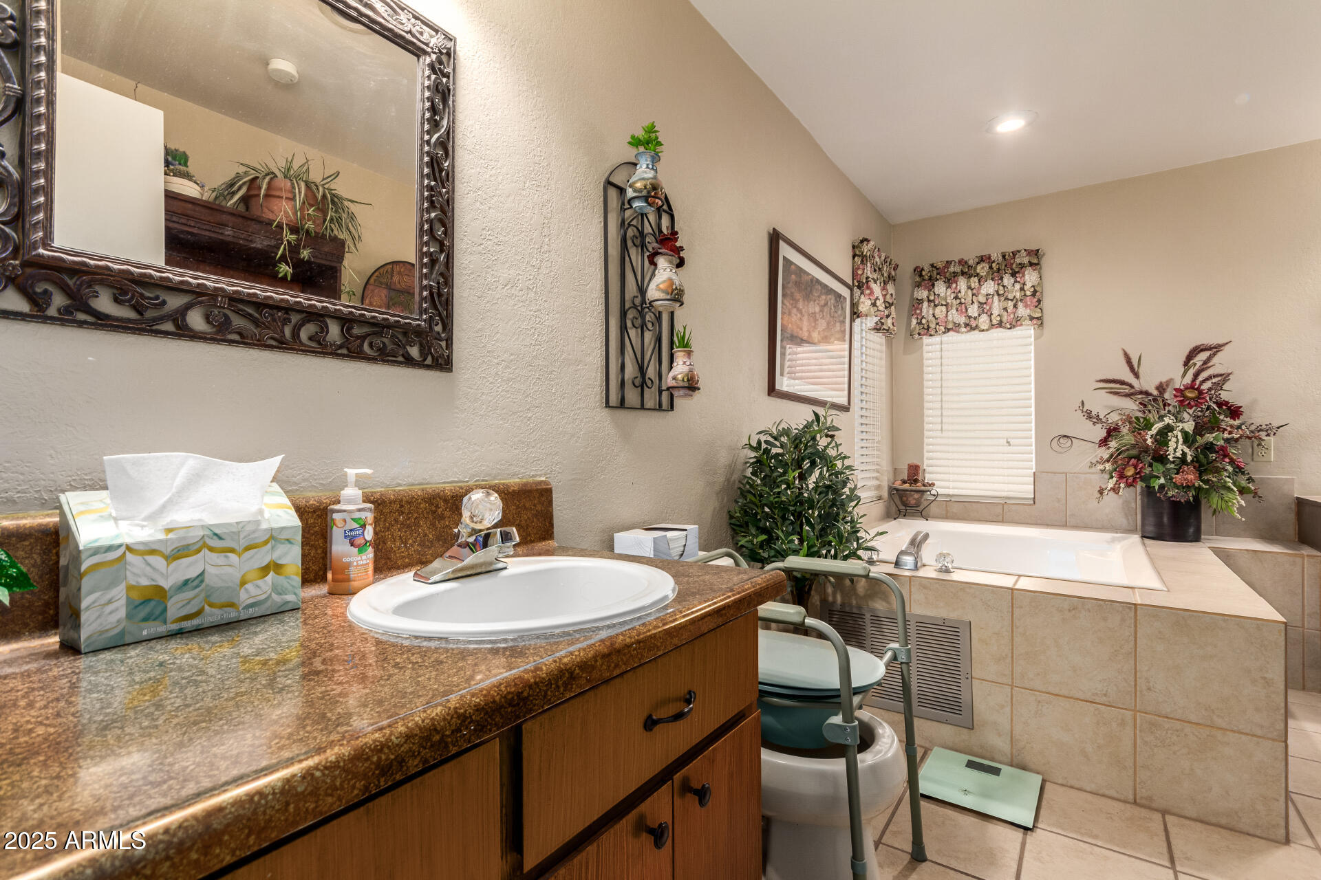 6337 E EVERGREEN Street