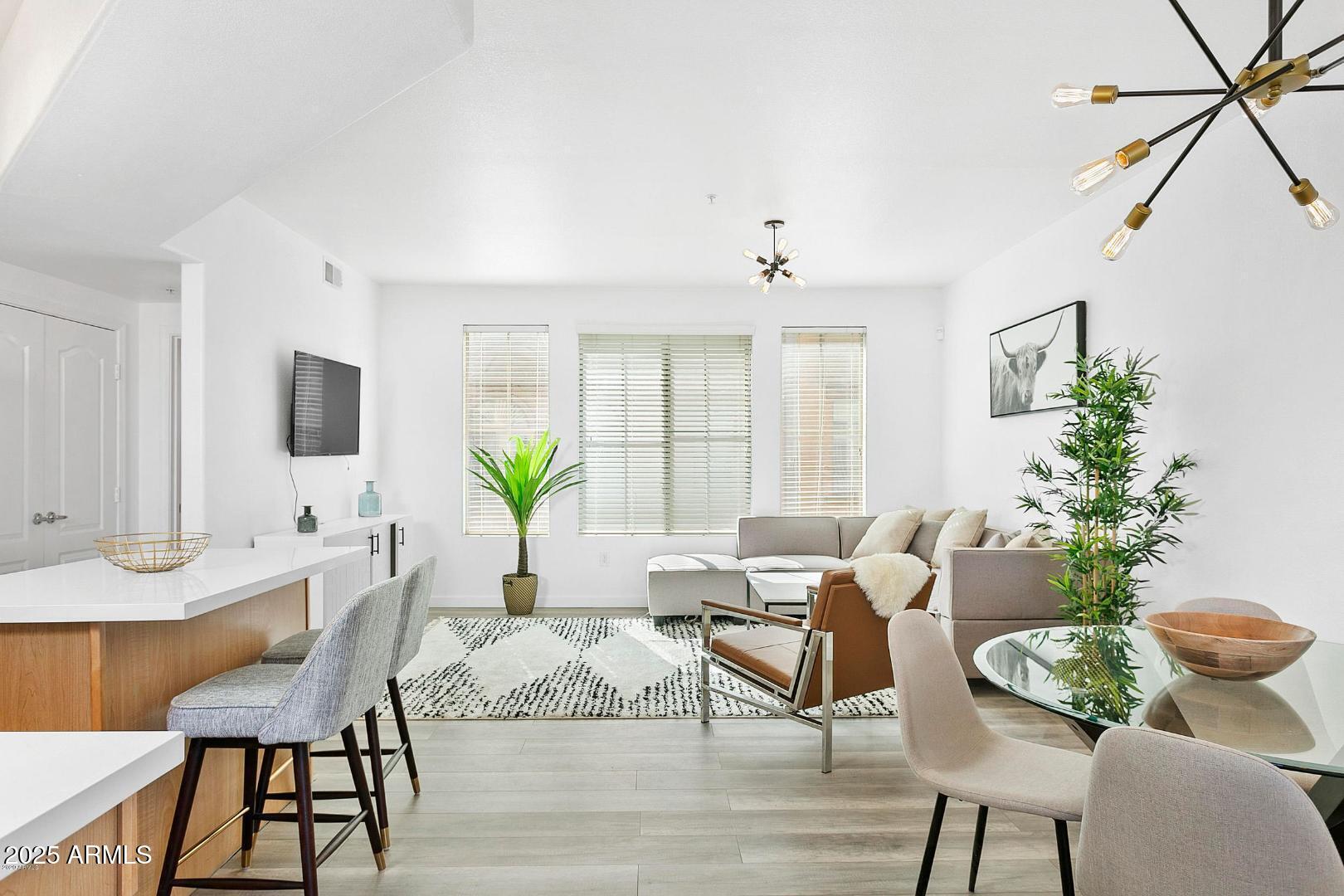 2401 E RIO SALADO Parkway, 1043