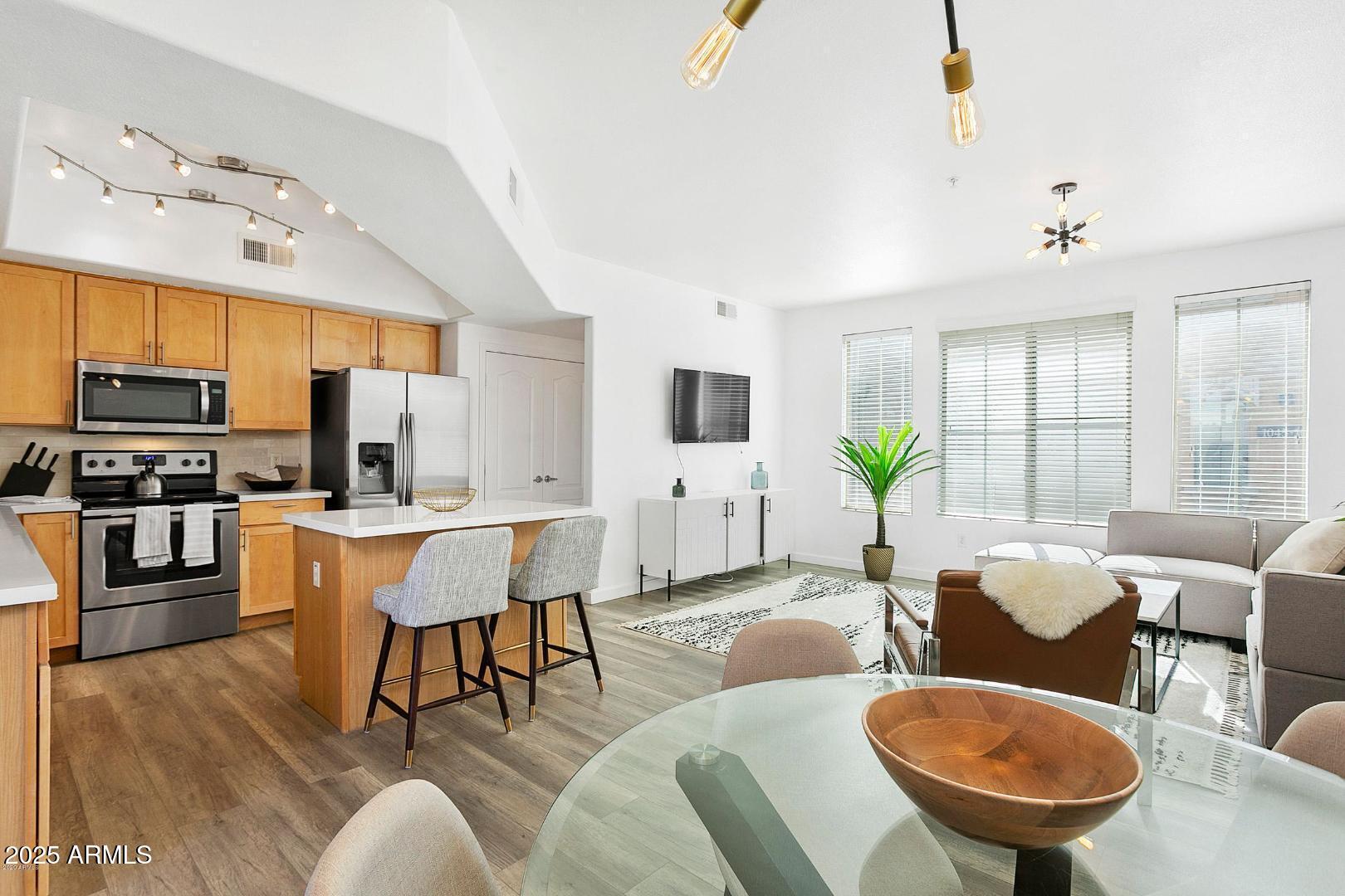 2401 E RIO SALADO Parkway, 1043