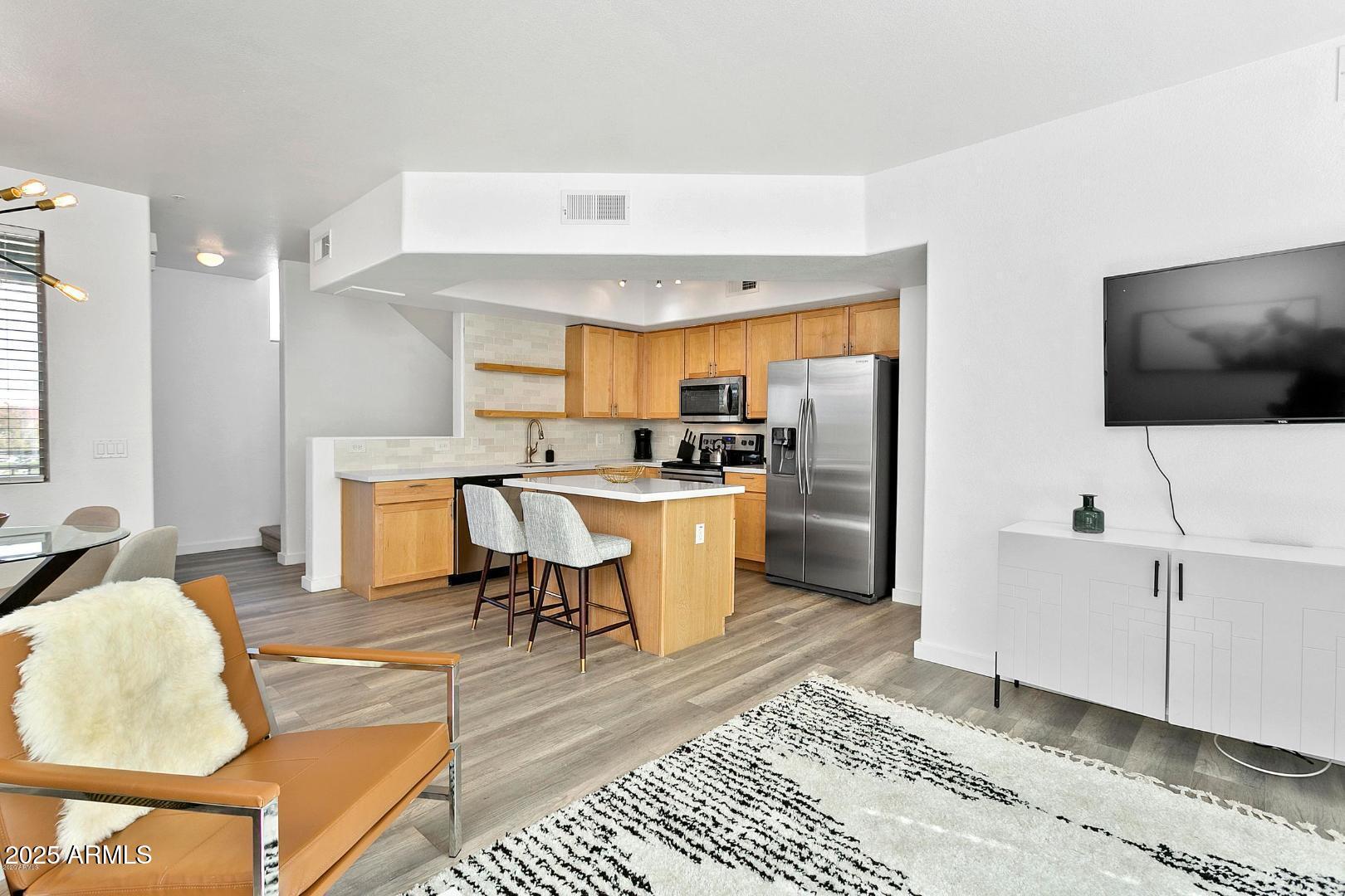 2401 E RIO SALADO Parkway, 1043