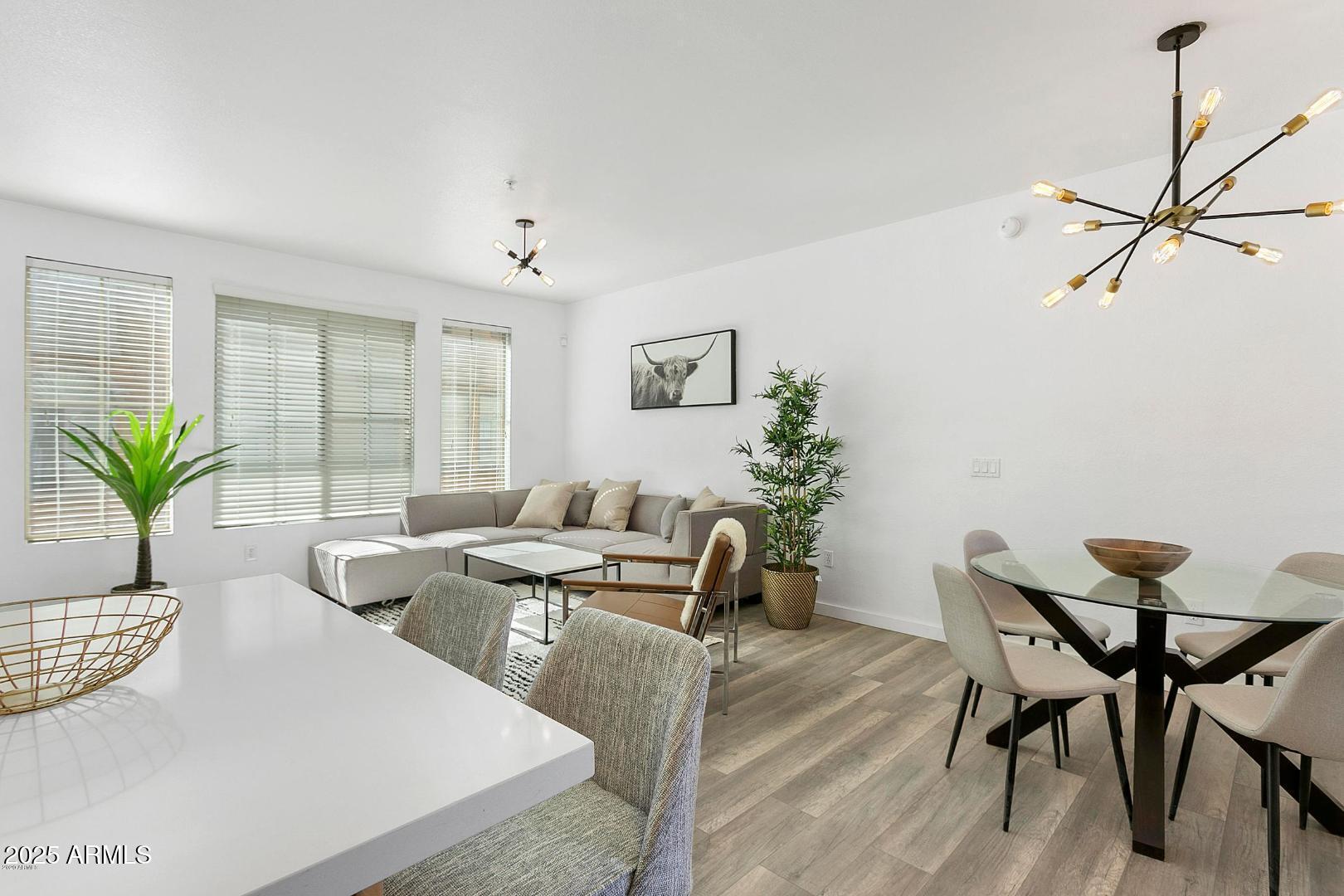 2401 E RIO SALADO Parkway, 1043