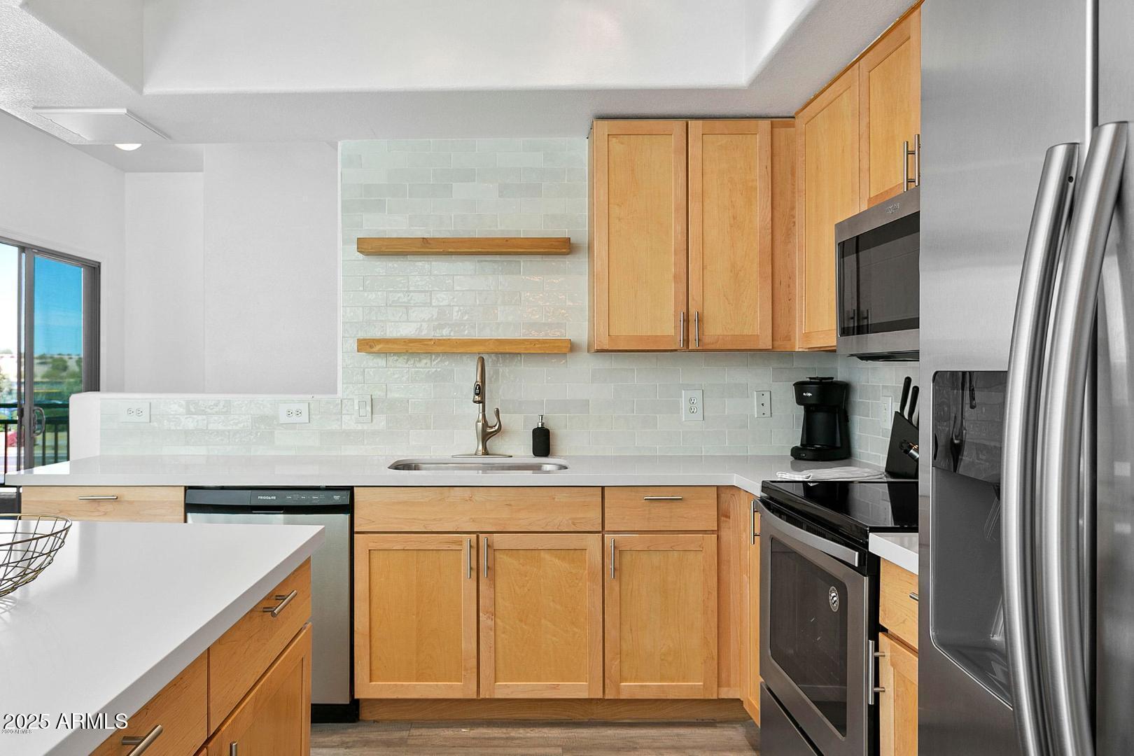 2401 E RIO SALADO Parkway, 1043