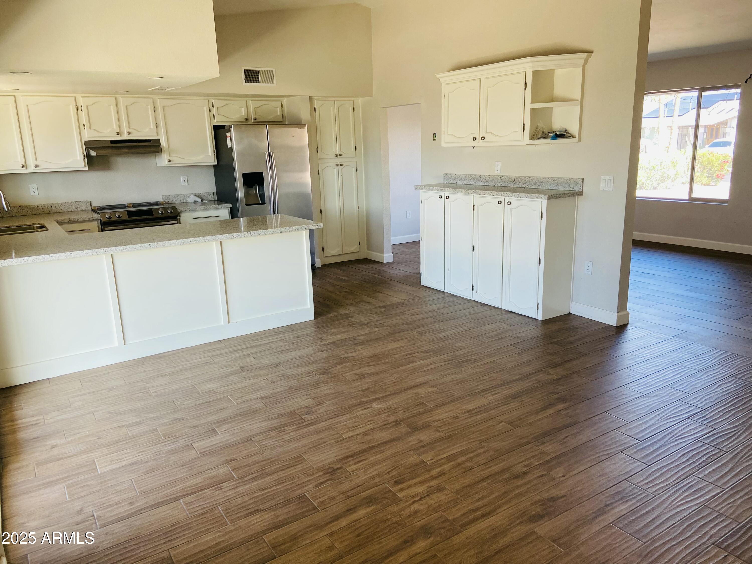 727 W STOTTLER Drive