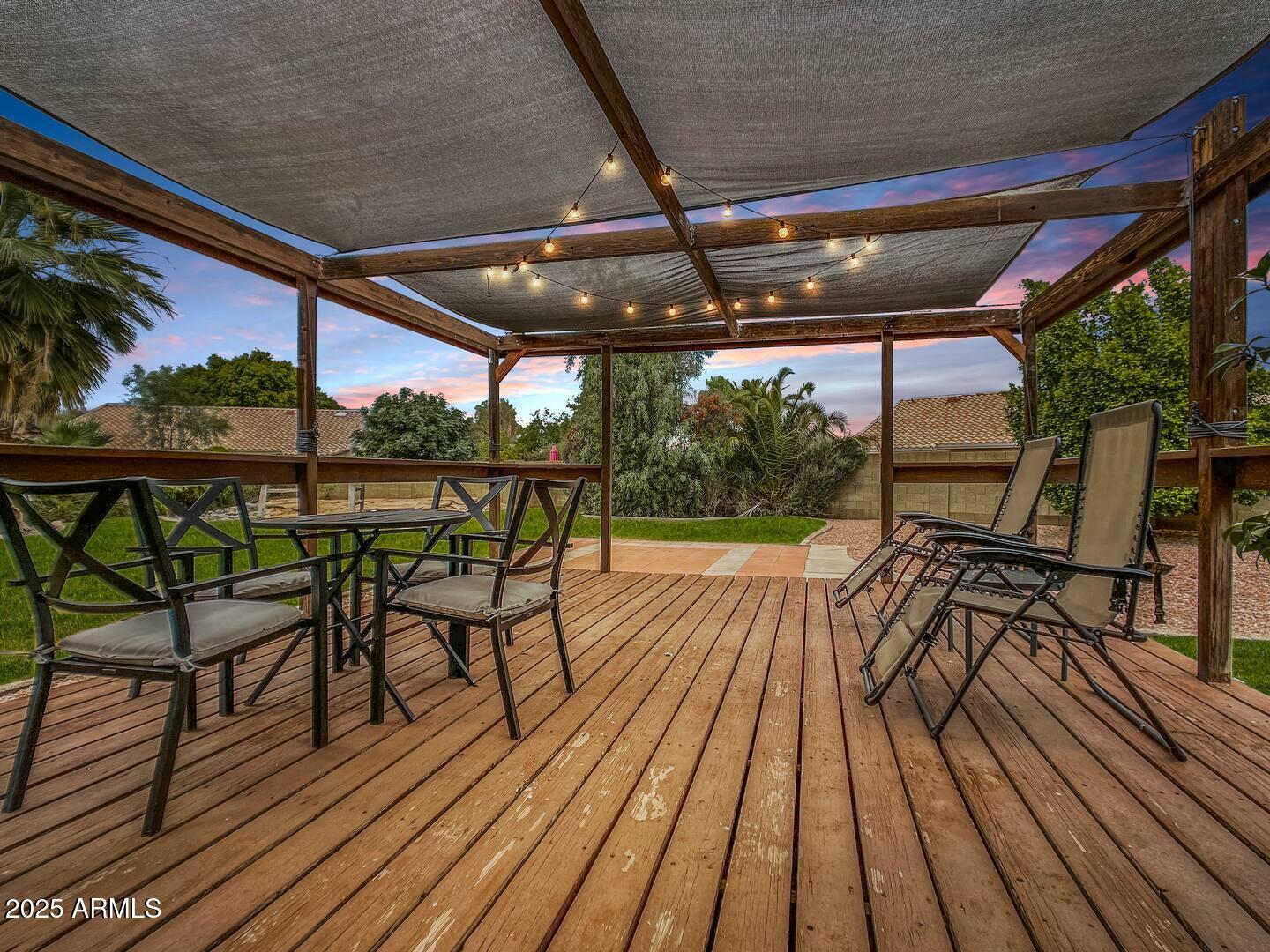 222 S SYCAMORE Place