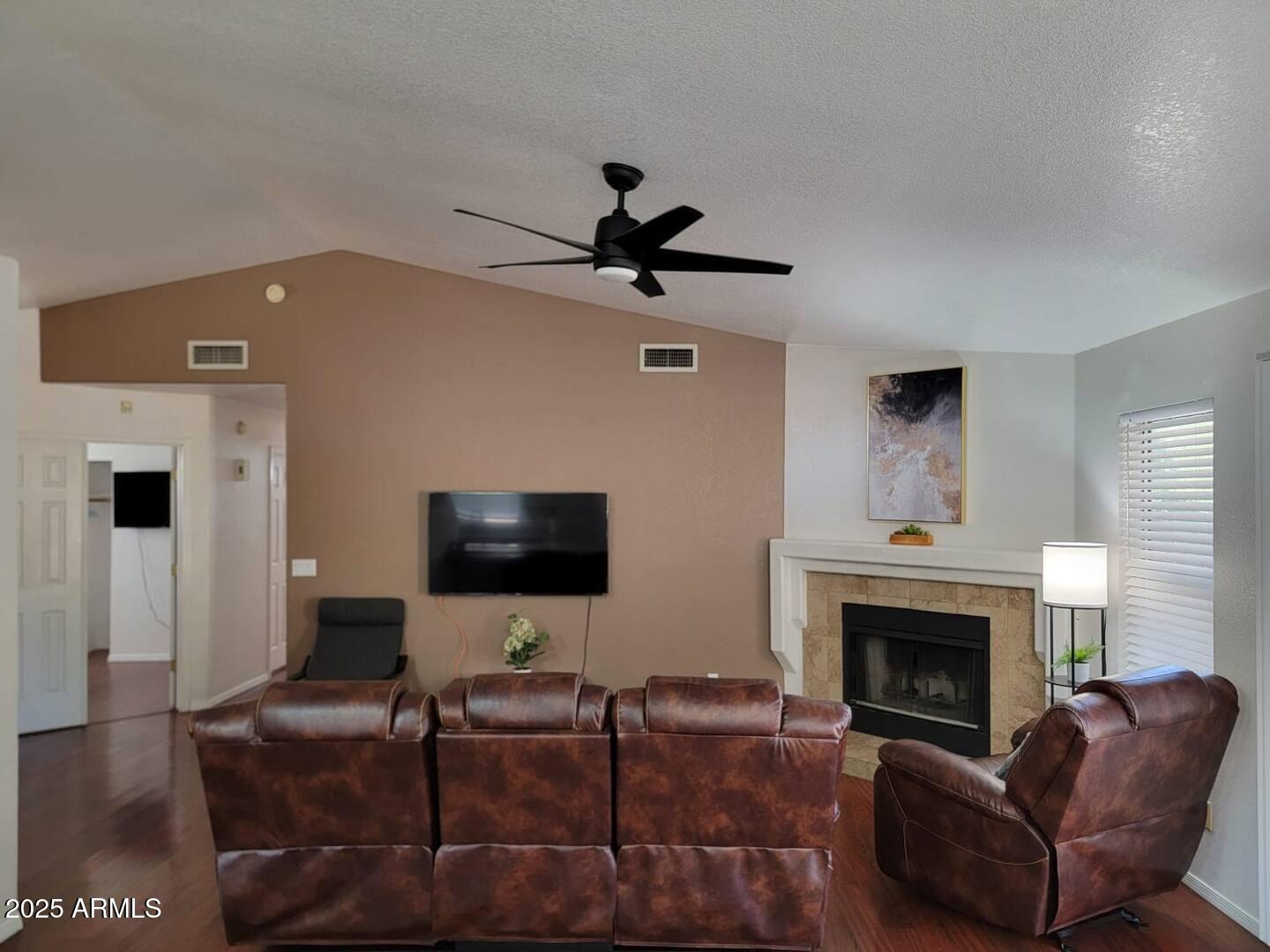 222 S SYCAMORE Place