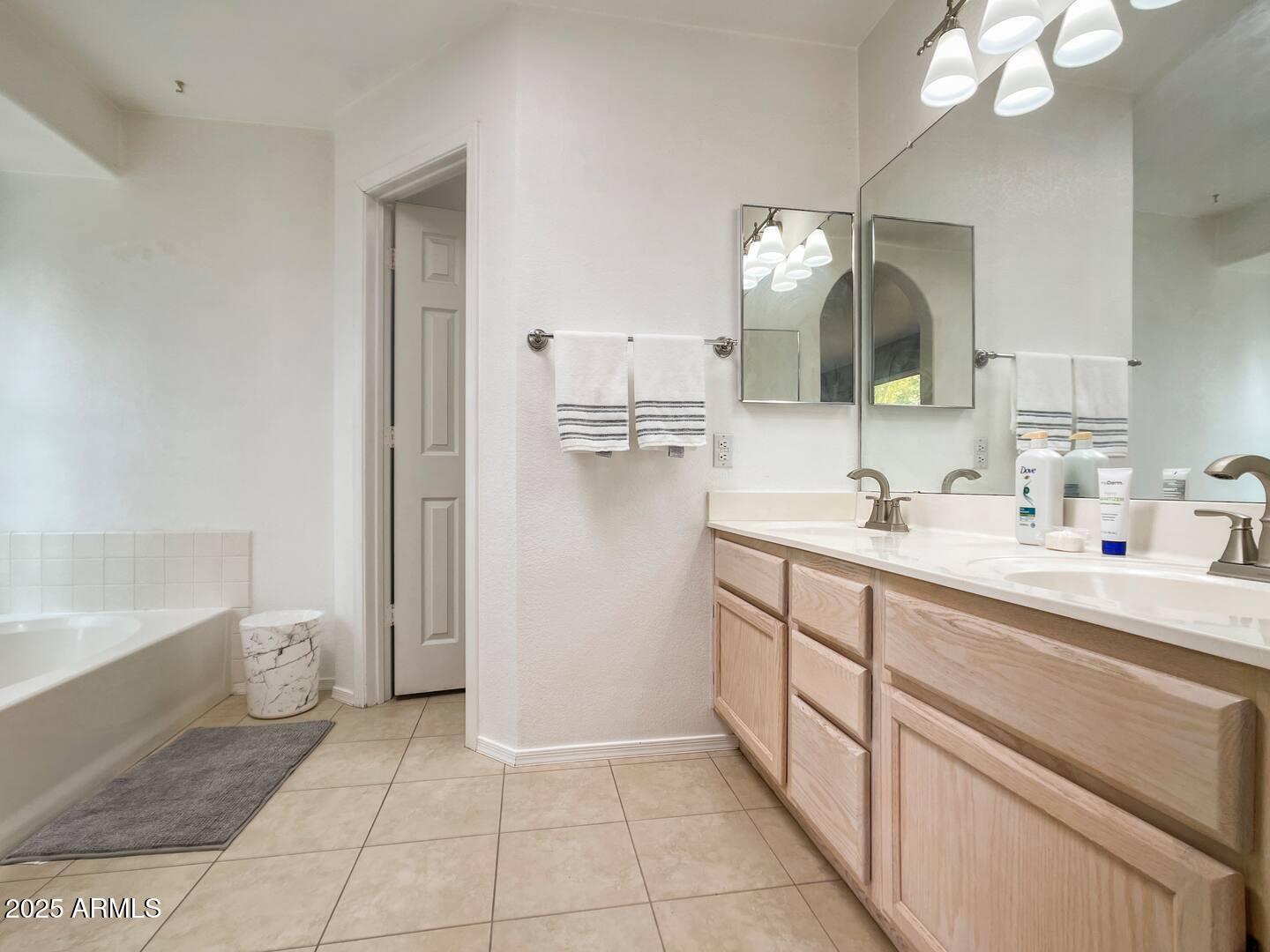 222 S SYCAMORE Place