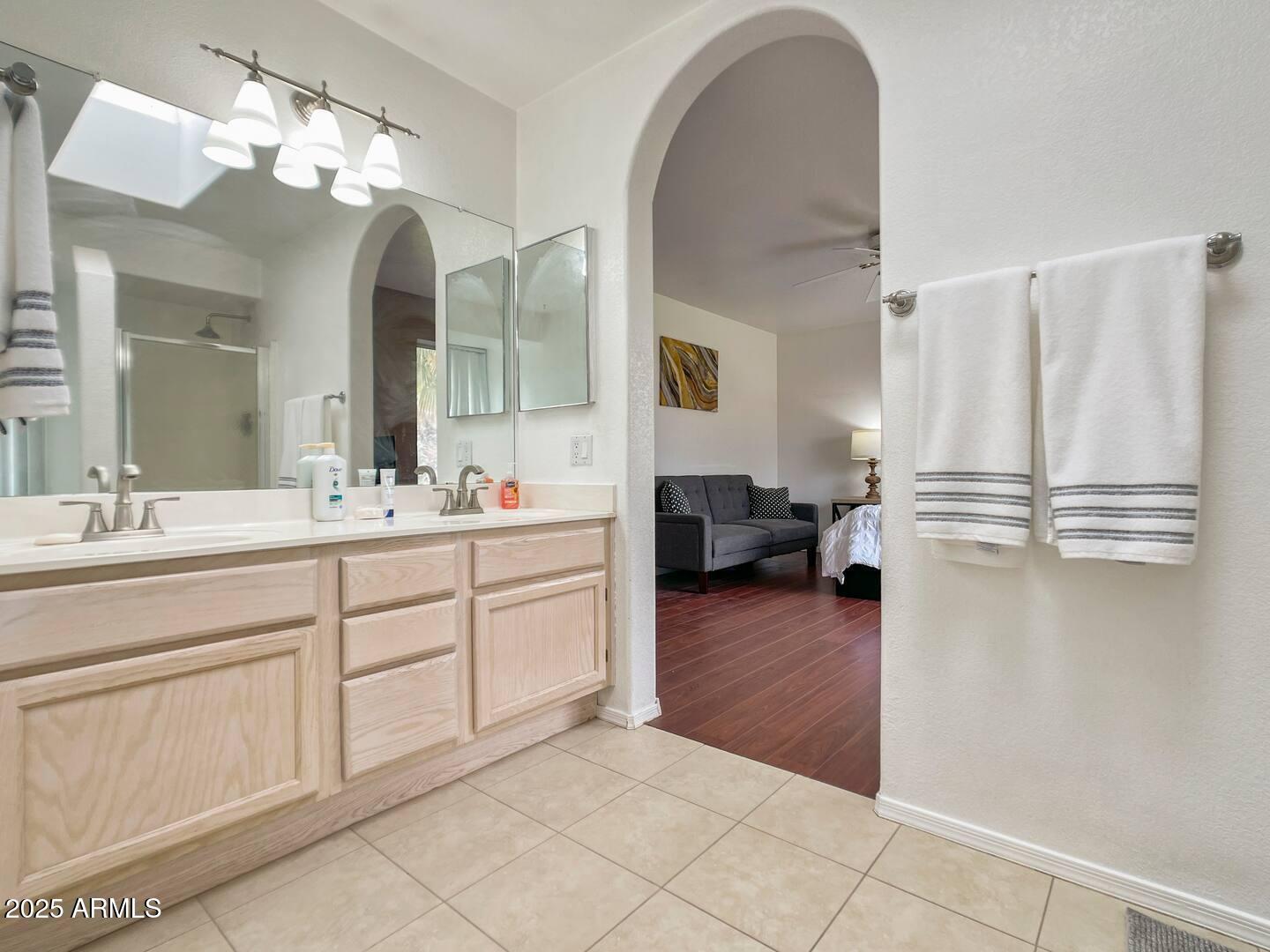 222 S SYCAMORE Place