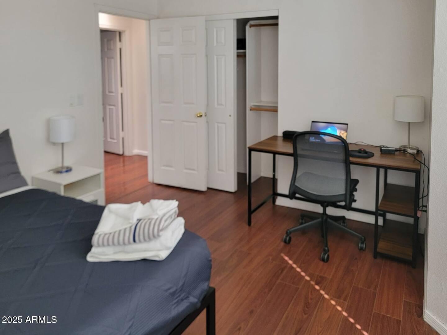 222 S SYCAMORE Place