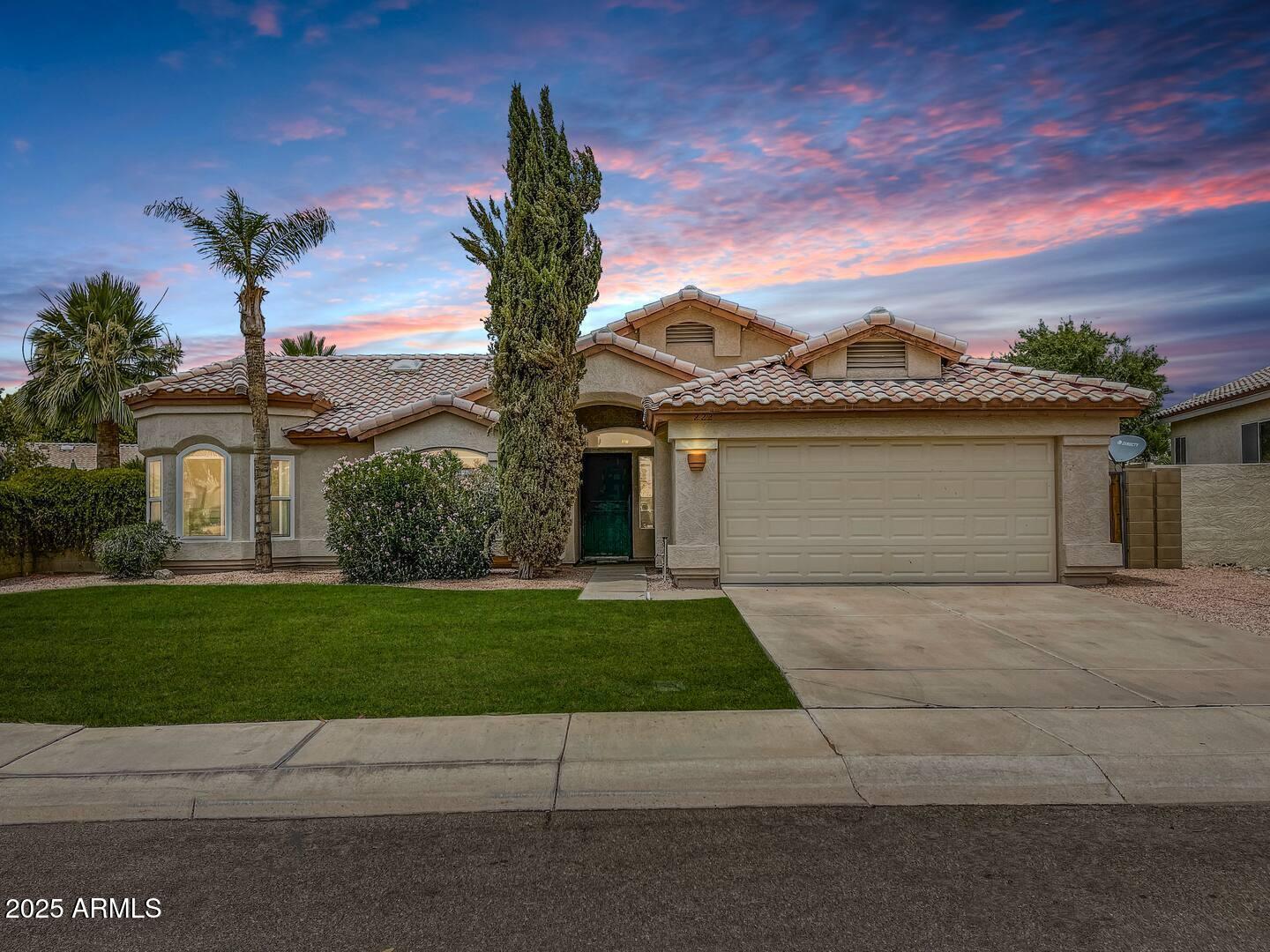 222 S SYCAMORE Place