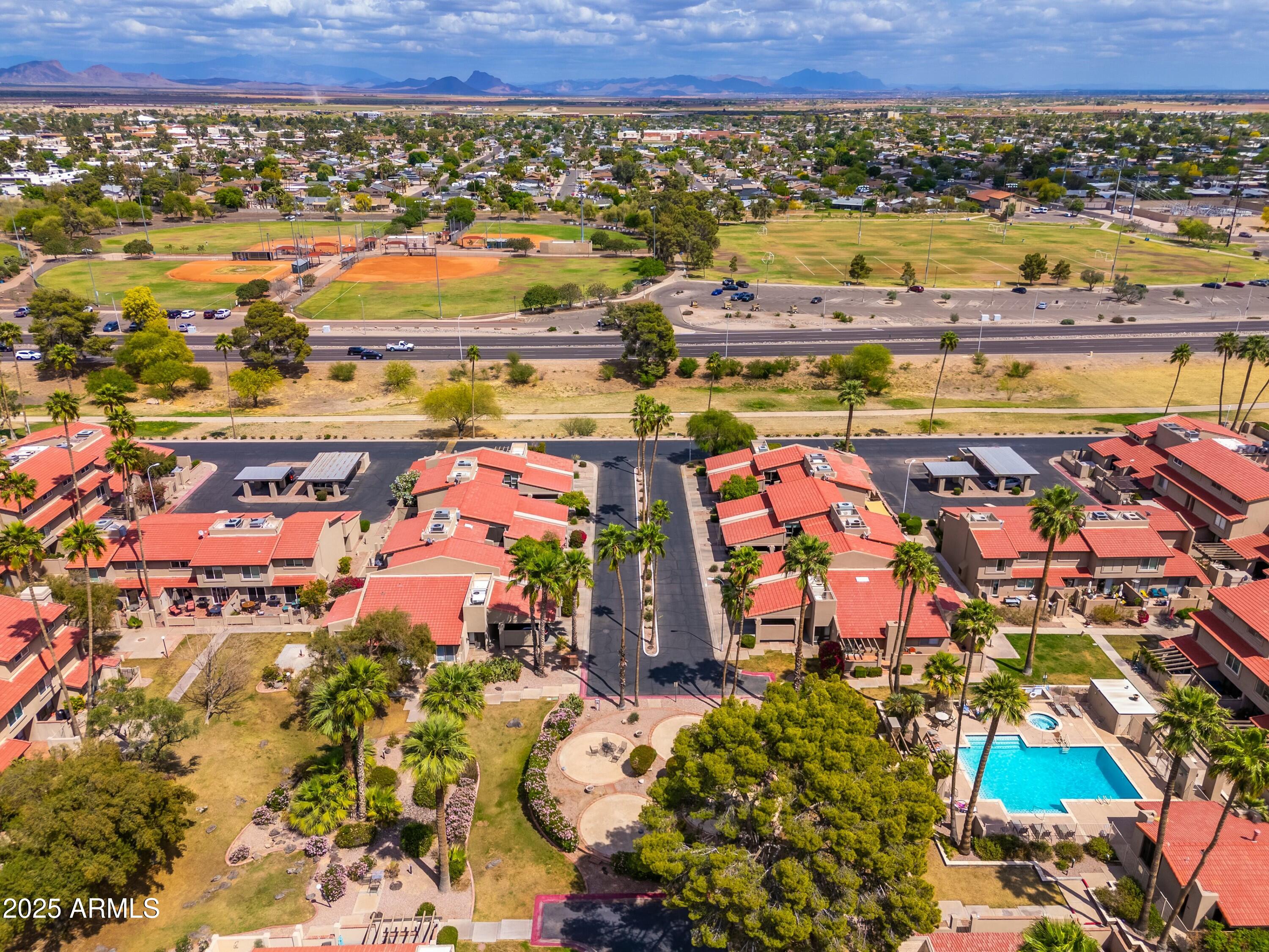 7911 E SAN MIGUEL Avenue, 3