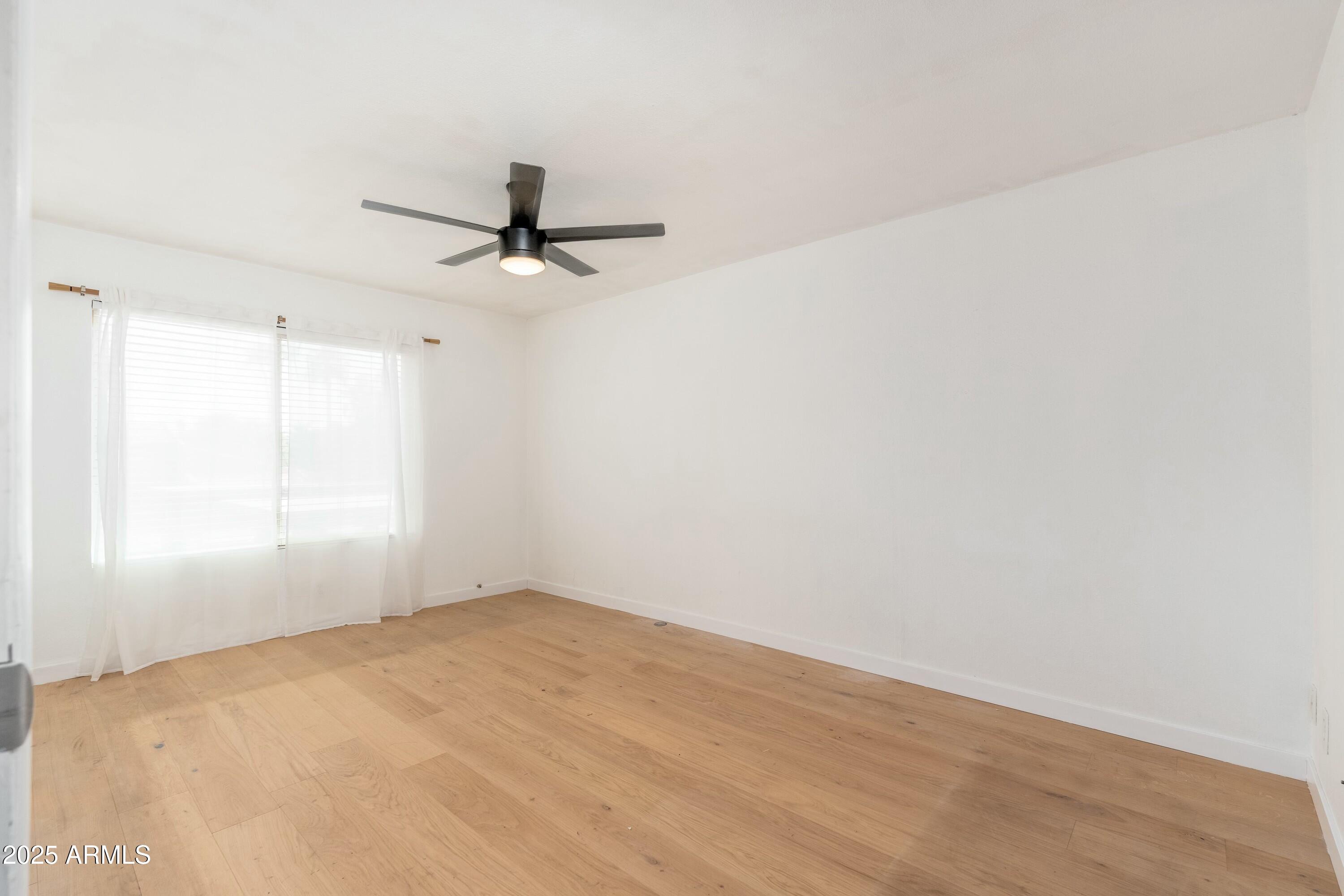 7911 E SAN MIGUEL Avenue, 3