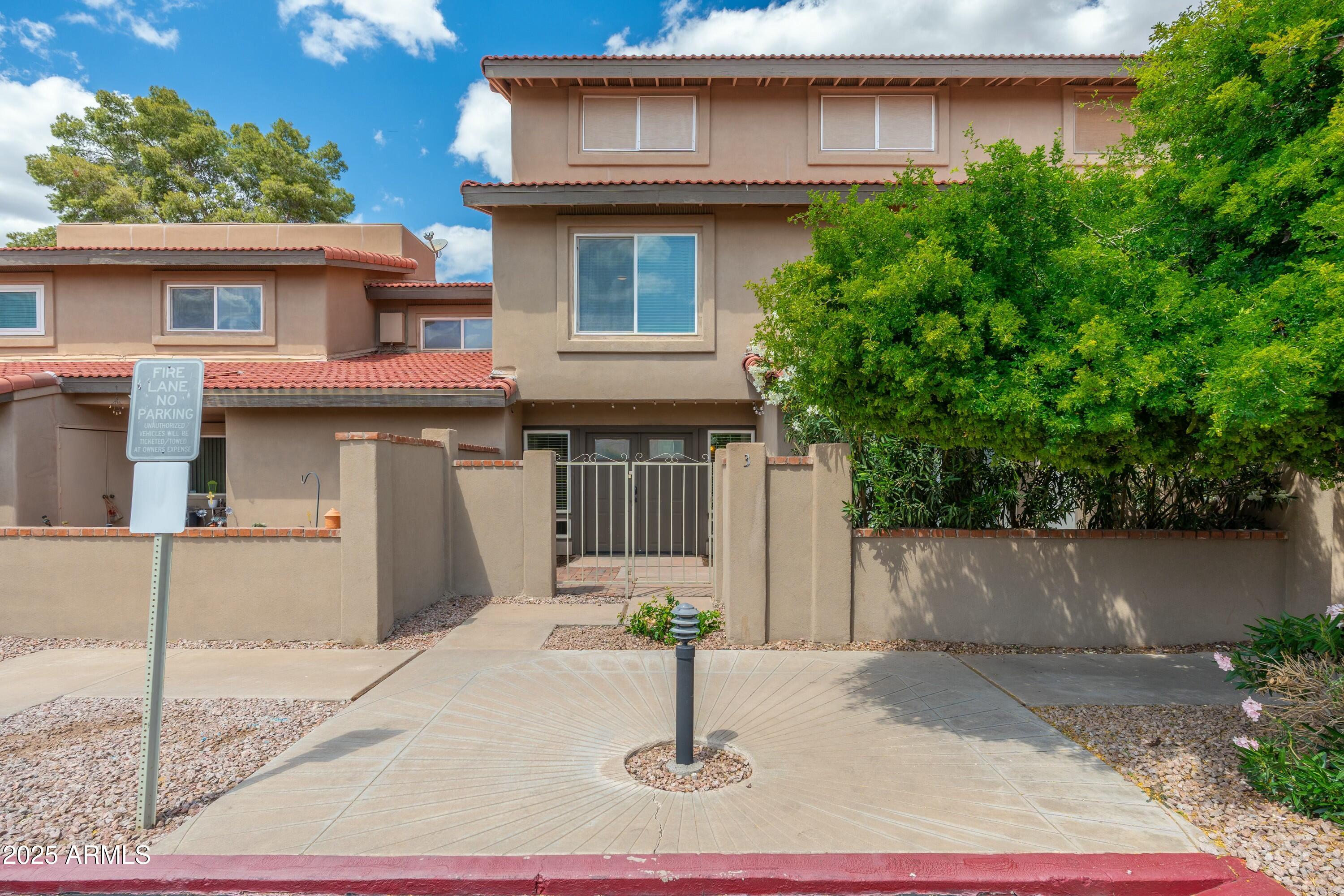 7911 E SAN MIGUEL Avenue, 3