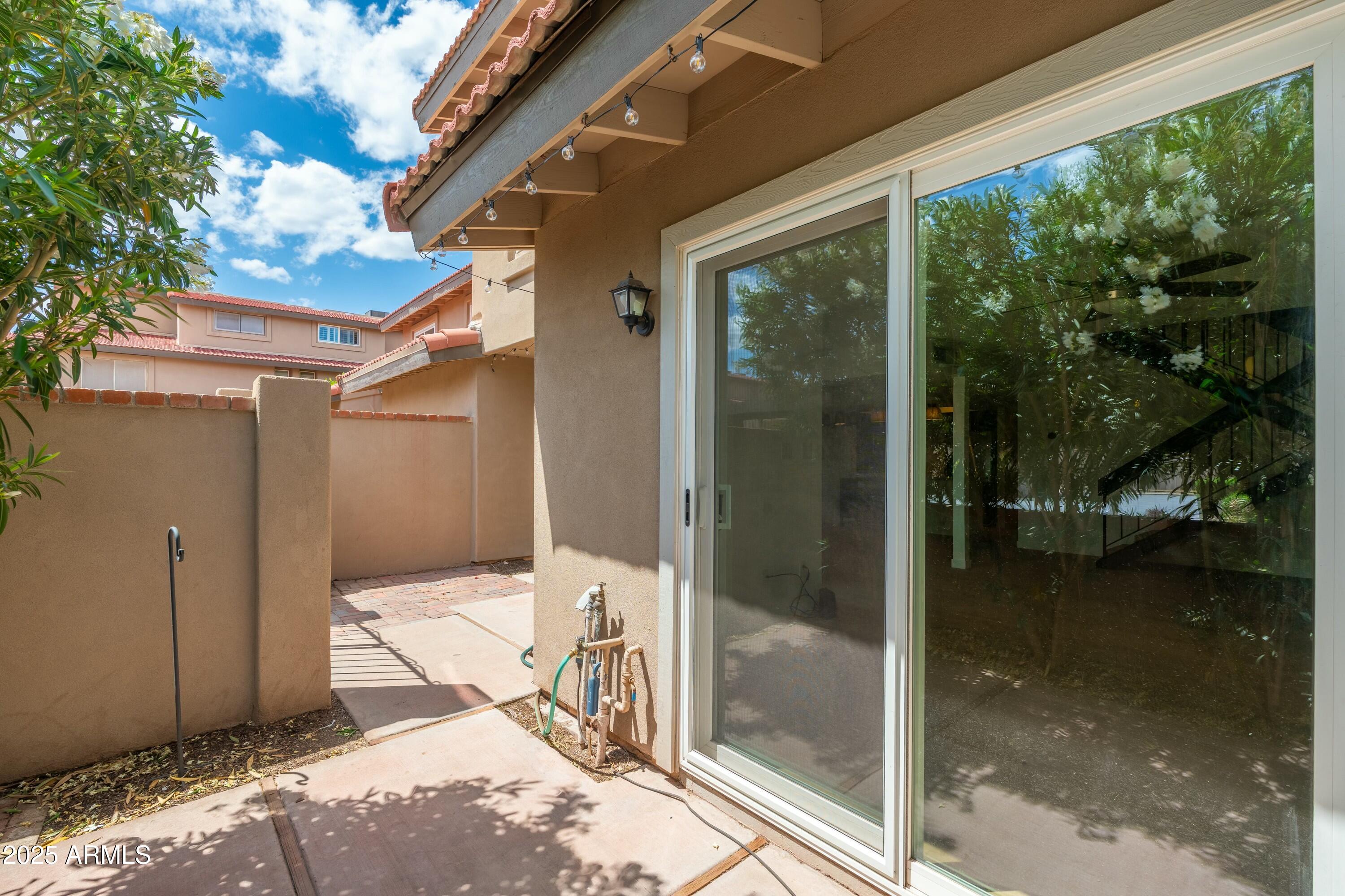 7911 E SAN MIGUEL Avenue, 3