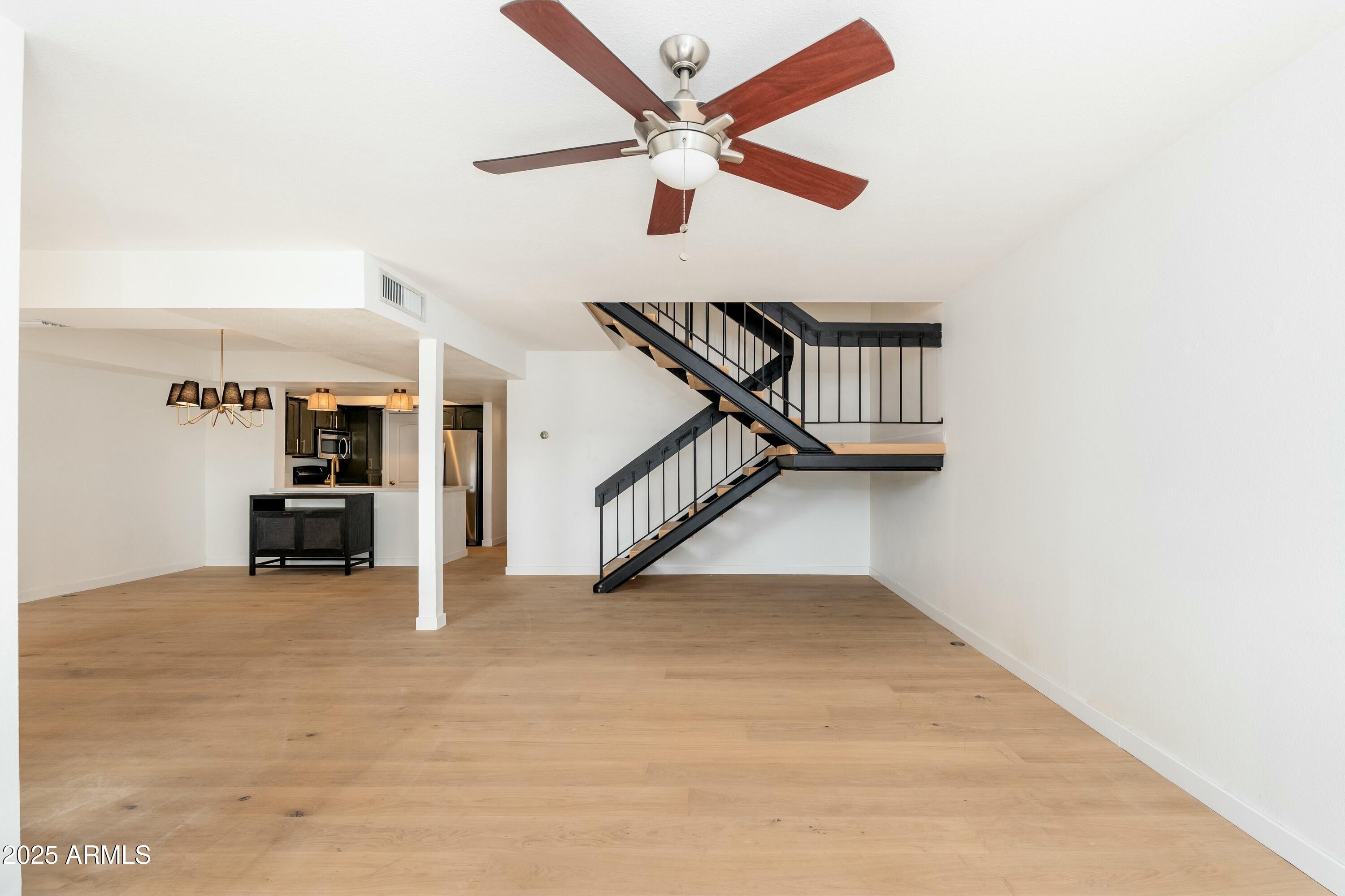 7911 E SAN MIGUEL Avenue, 3