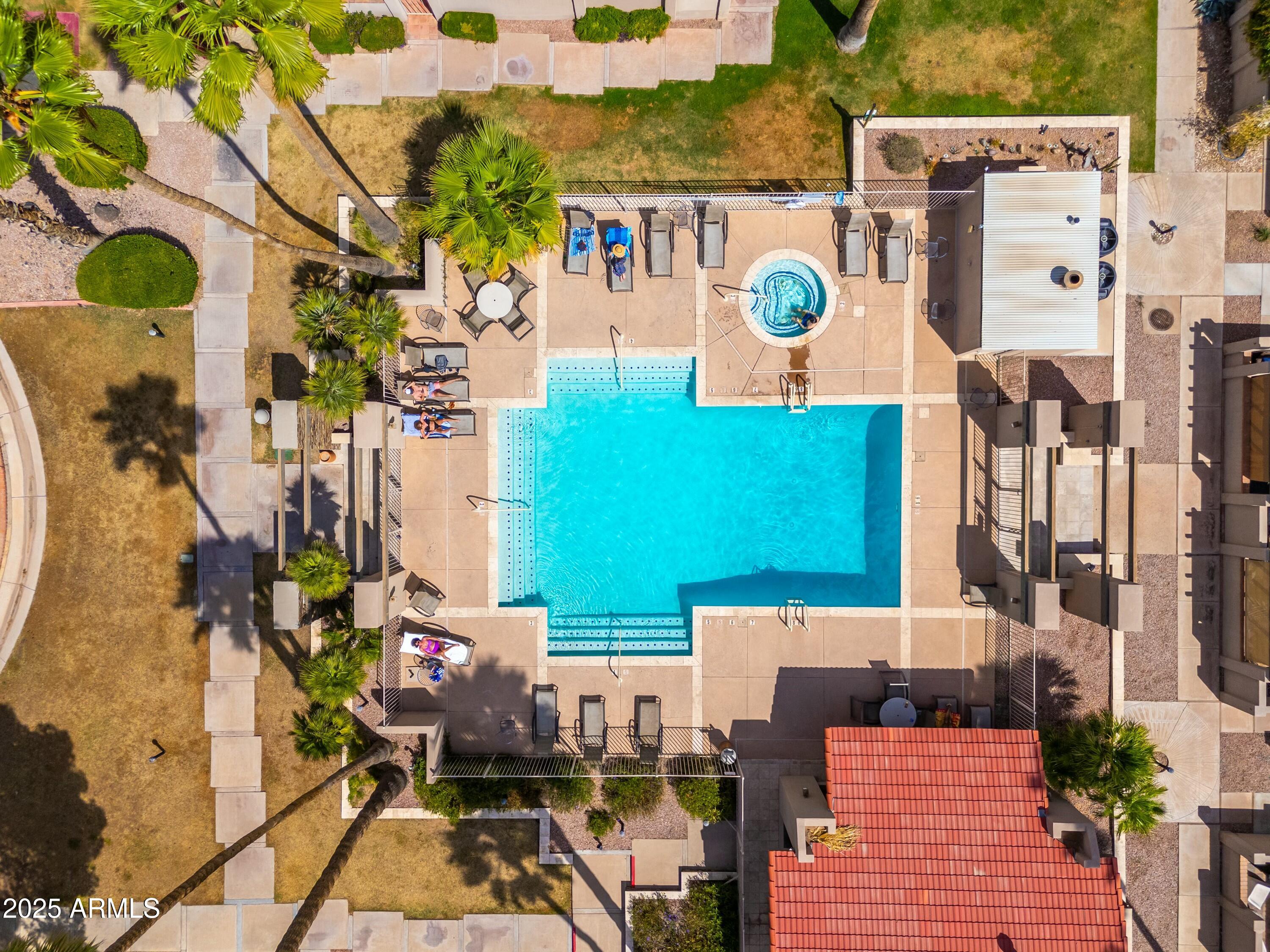 7911 E SAN MIGUEL Avenue, 3