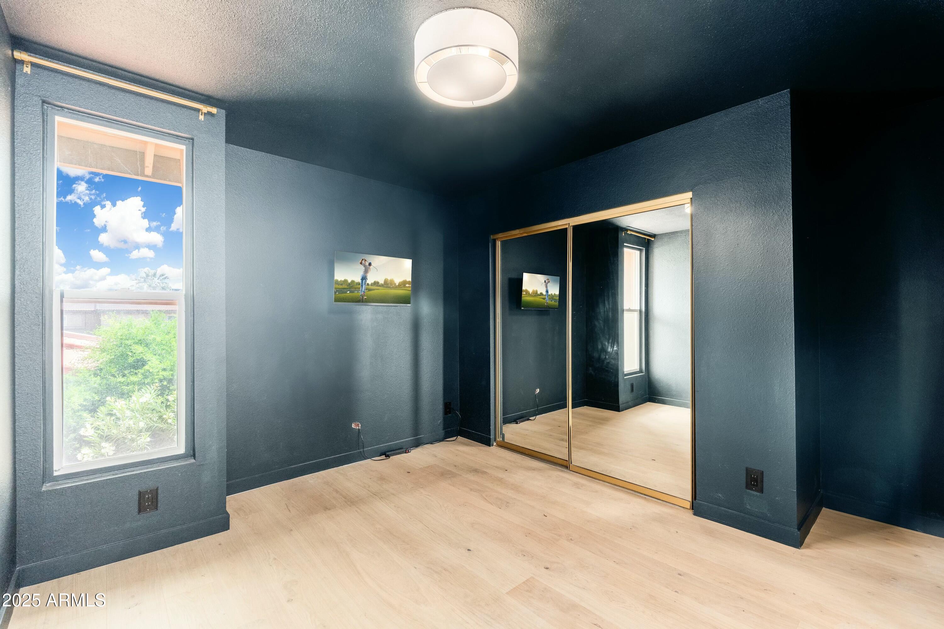 7911 E SAN MIGUEL Avenue, 3