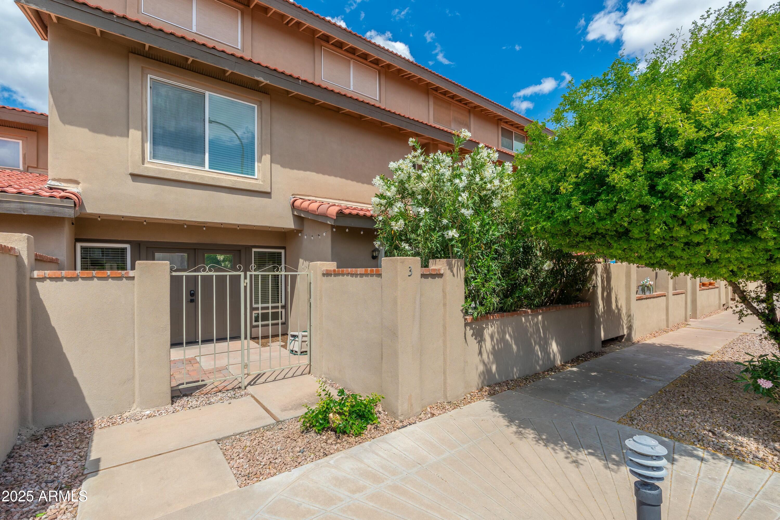 7911 E SAN MIGUEL Avenue, 3