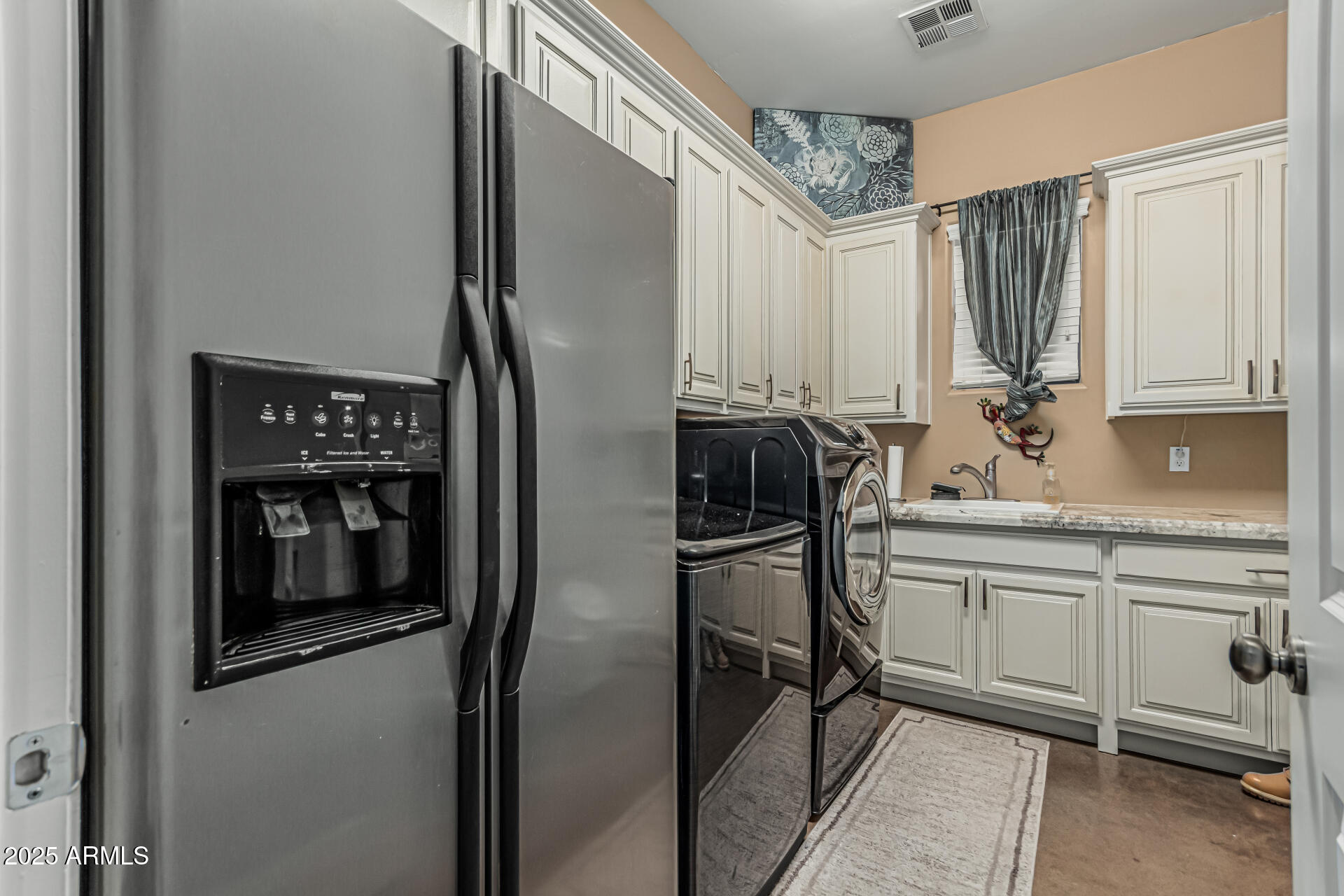 3754 E FLINTLOCK Drive