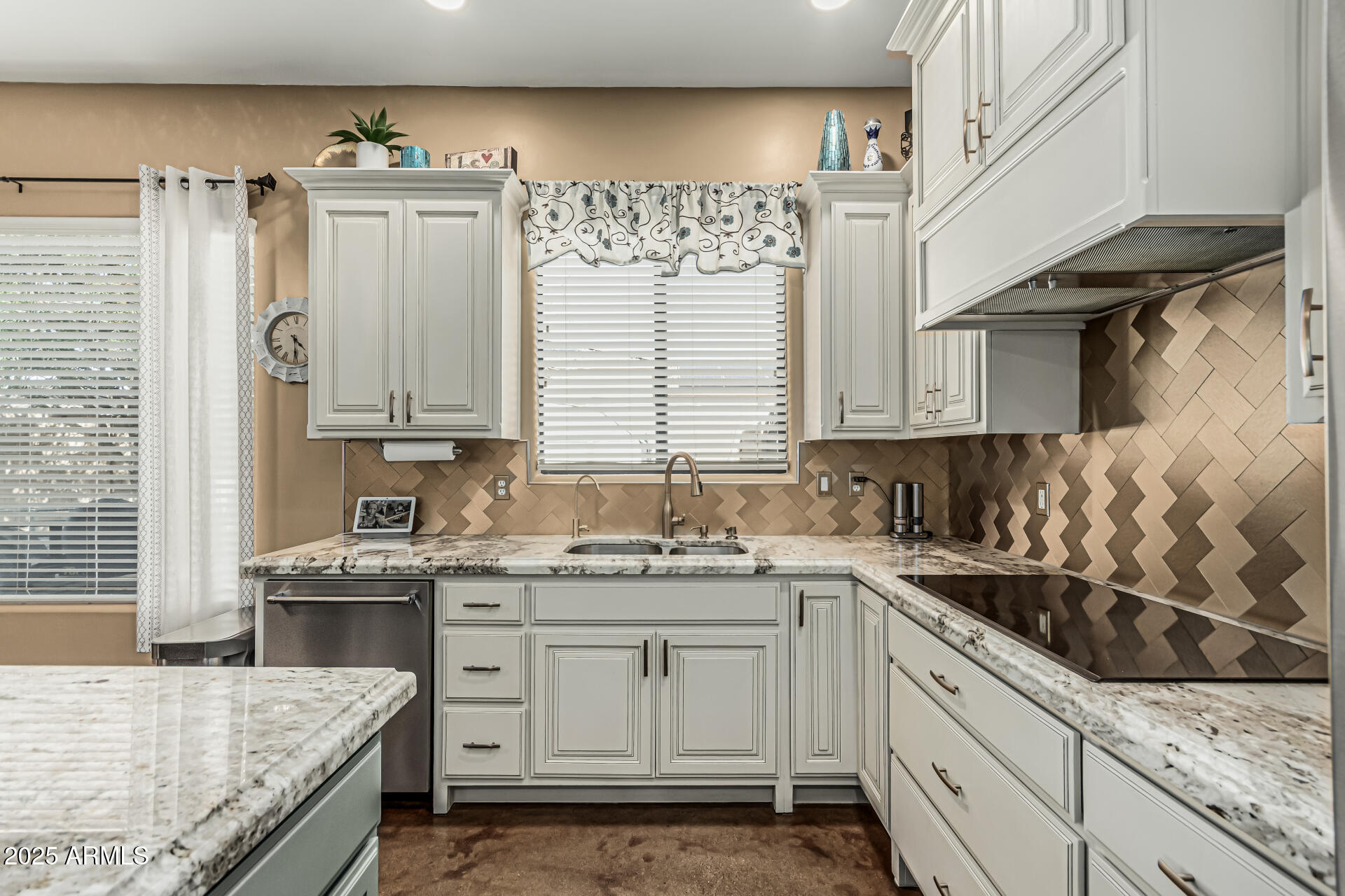 3754 E FLINTLOCK Drive