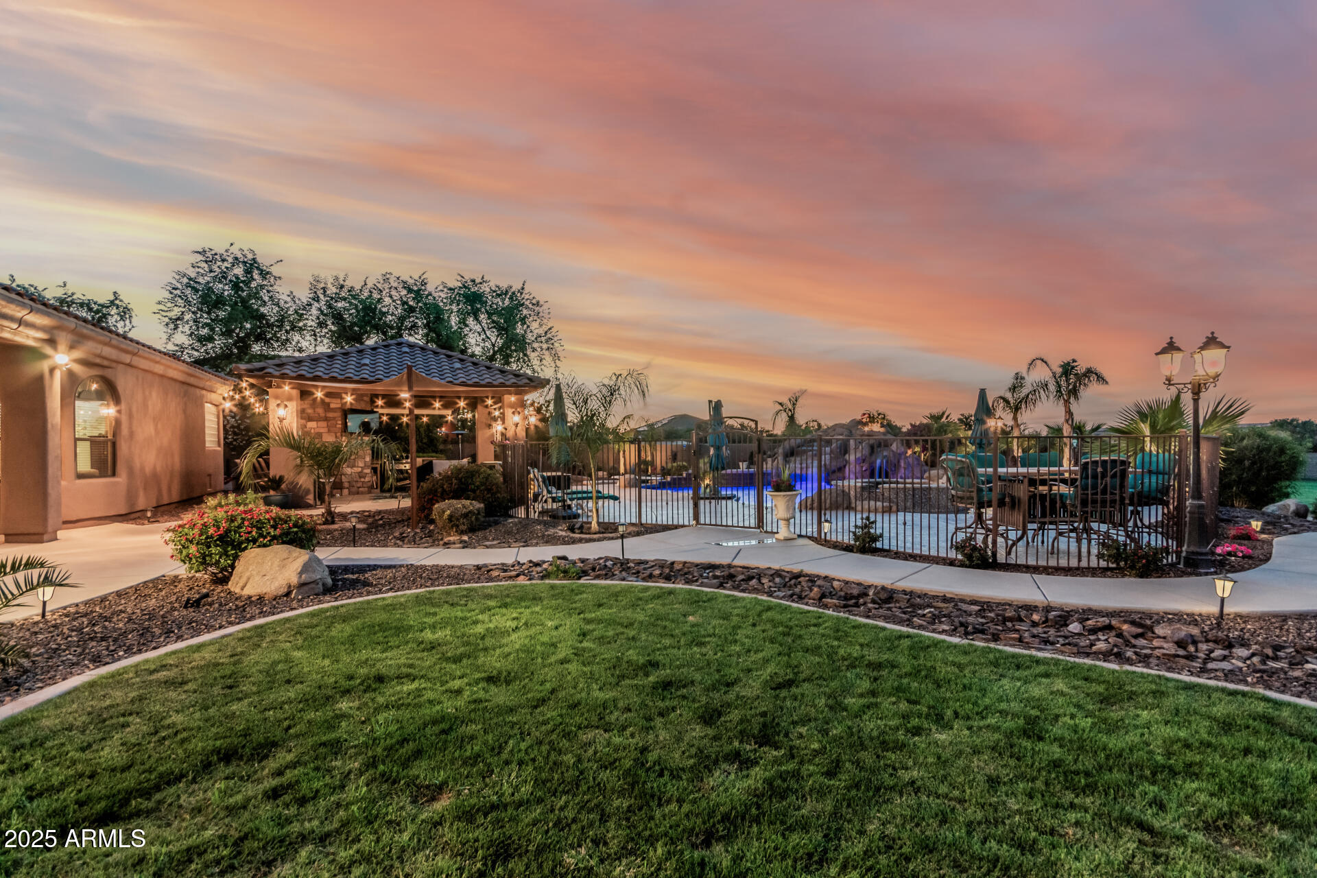 3754 E FLINTLOCK Drive