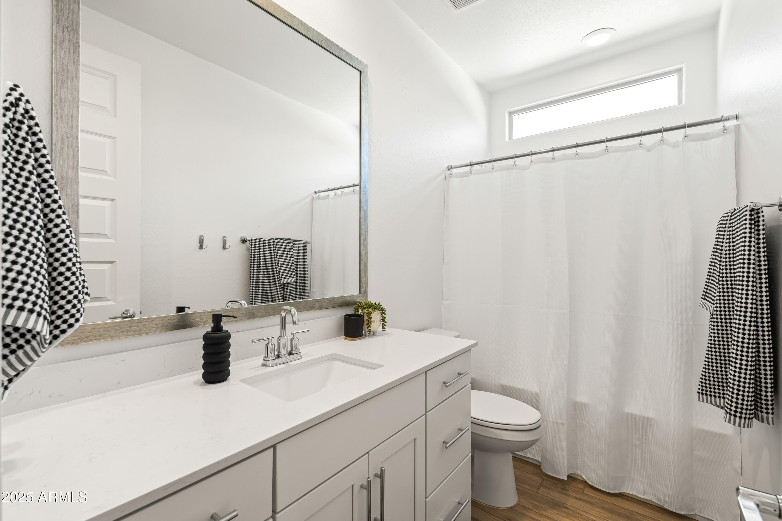 9837 E TIBURON Avenue