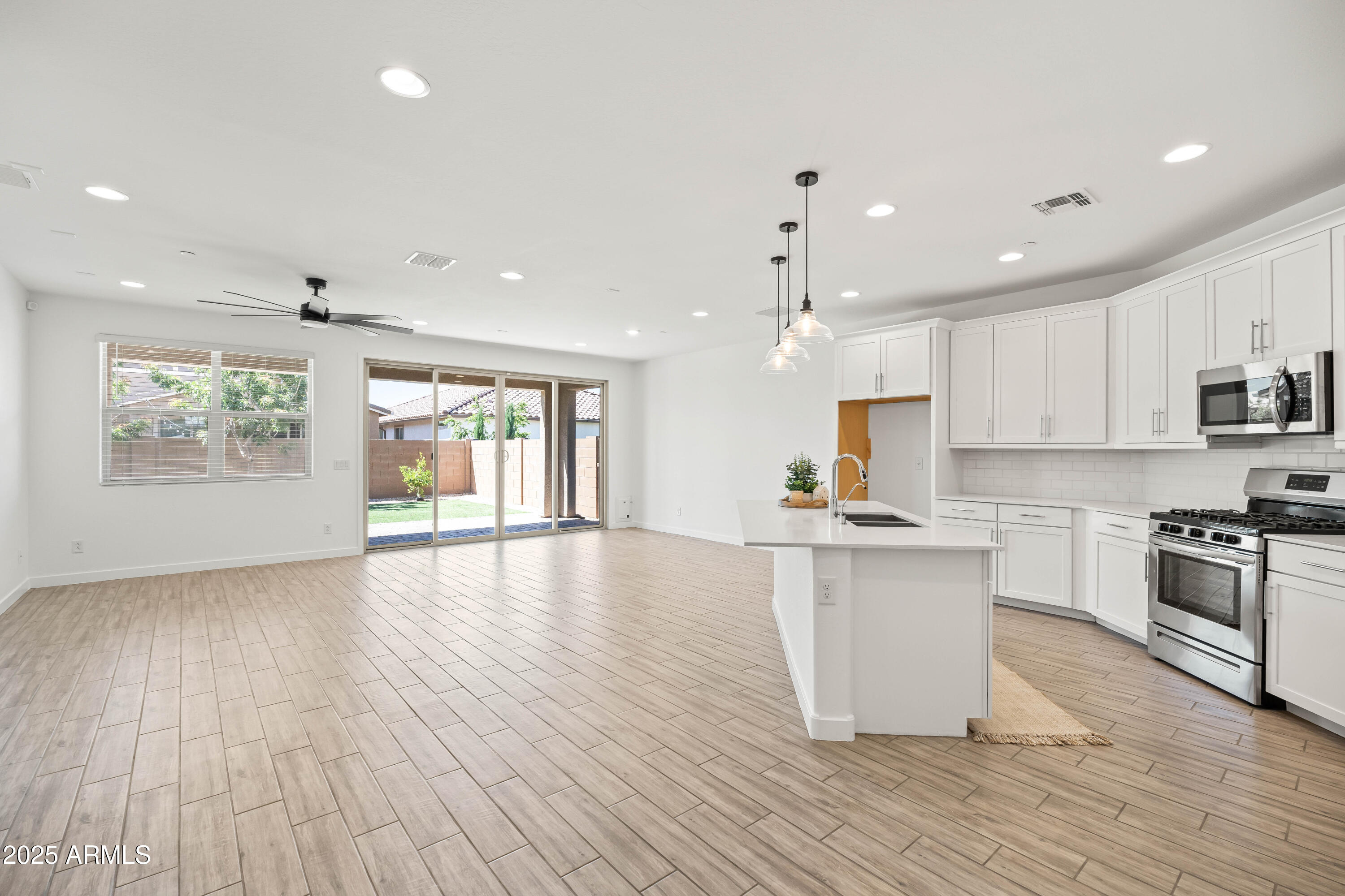 9837 E TIBURON Avenue