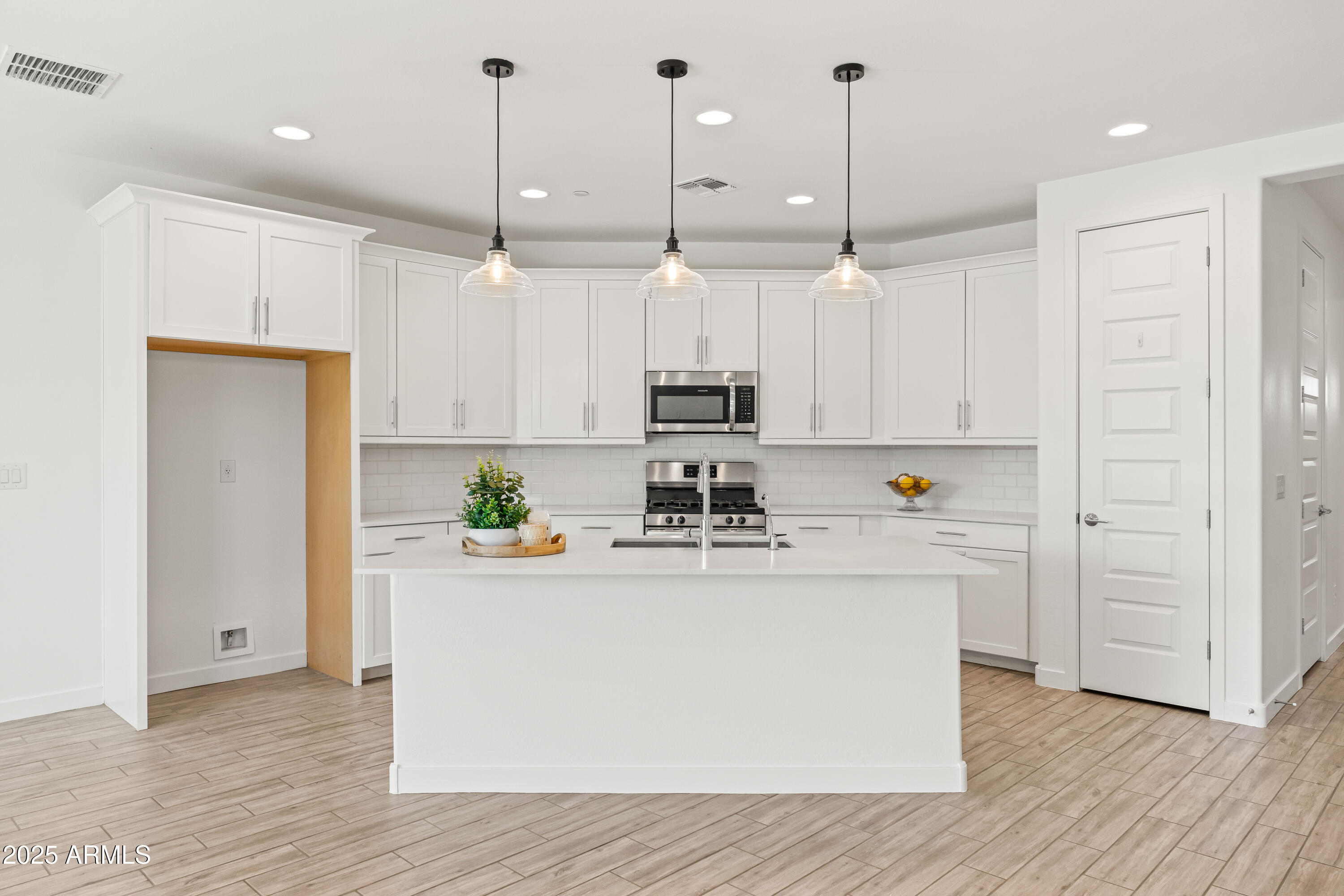 9837 E TIBURON Avenue