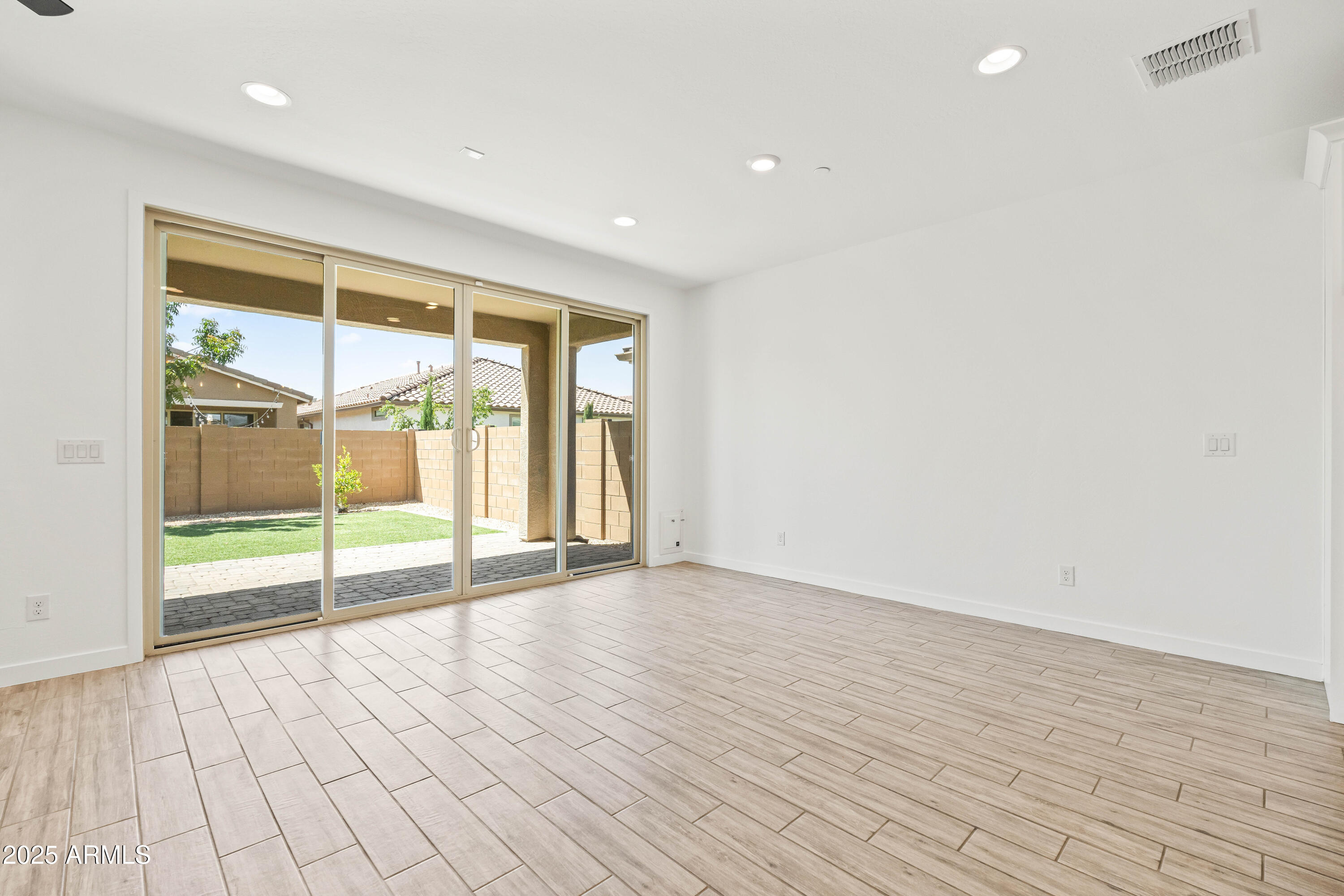 9837 E TIBURON Avenue