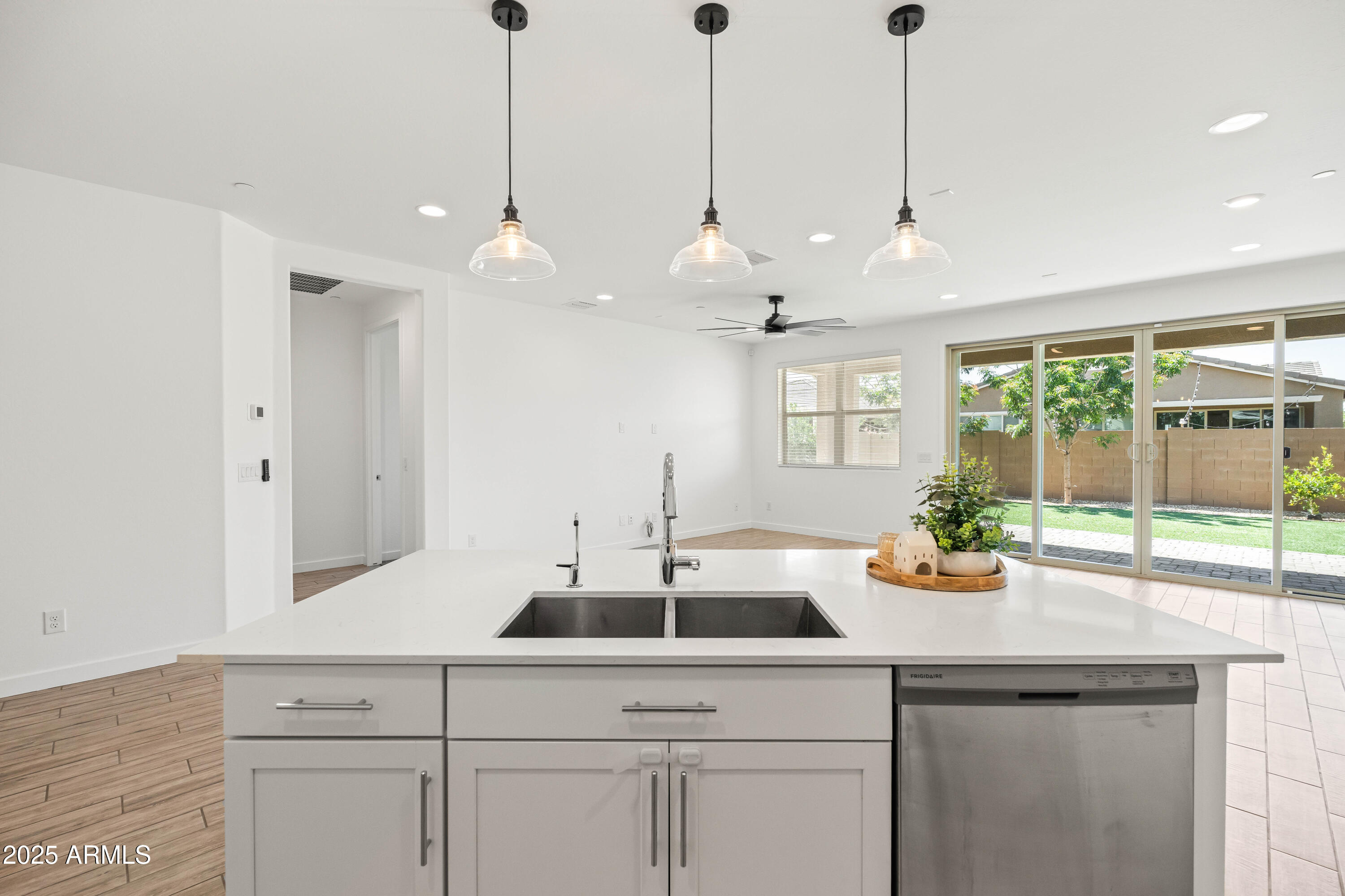 9837 E TIBURON Avenue