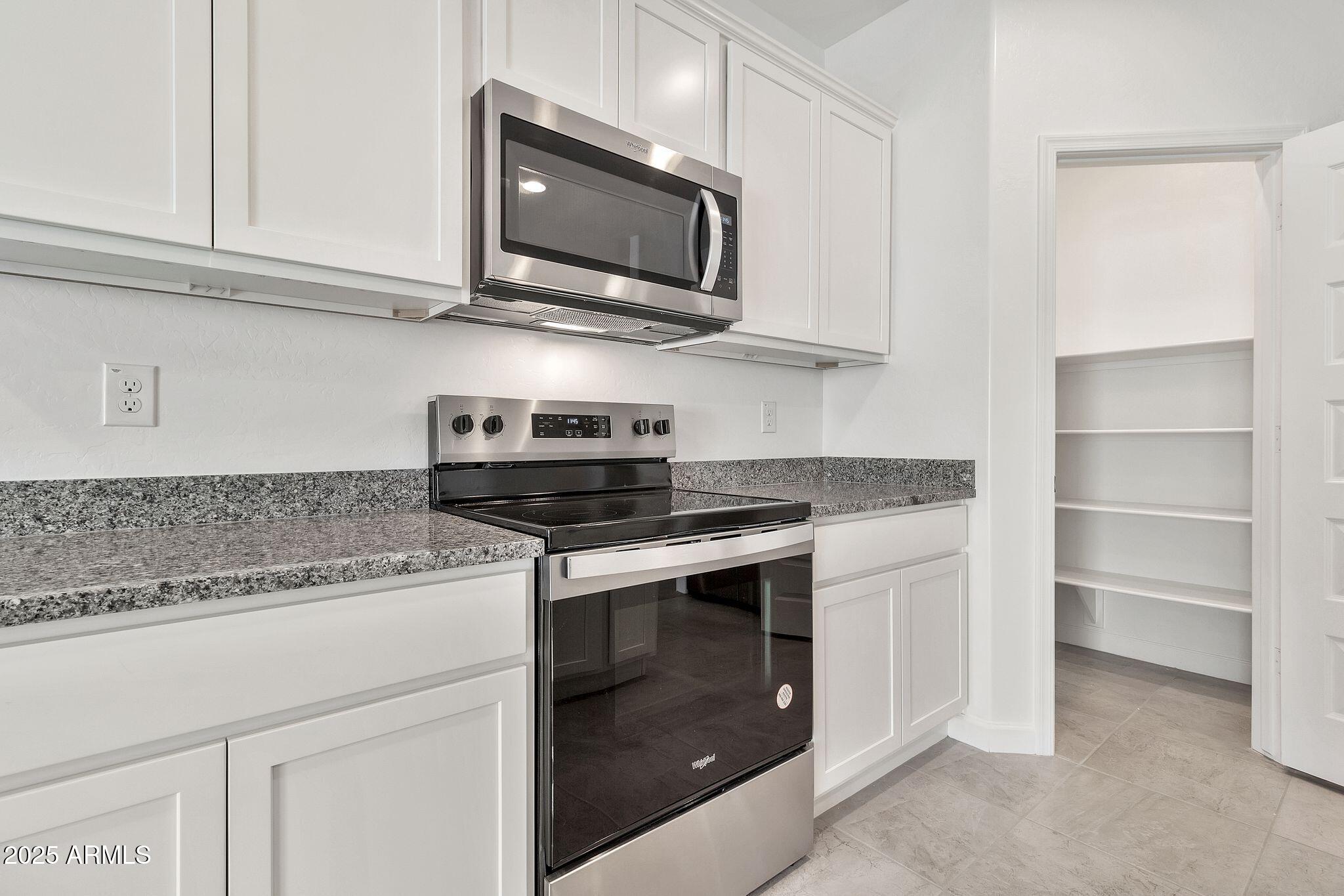 1718 W Sombra Avenue