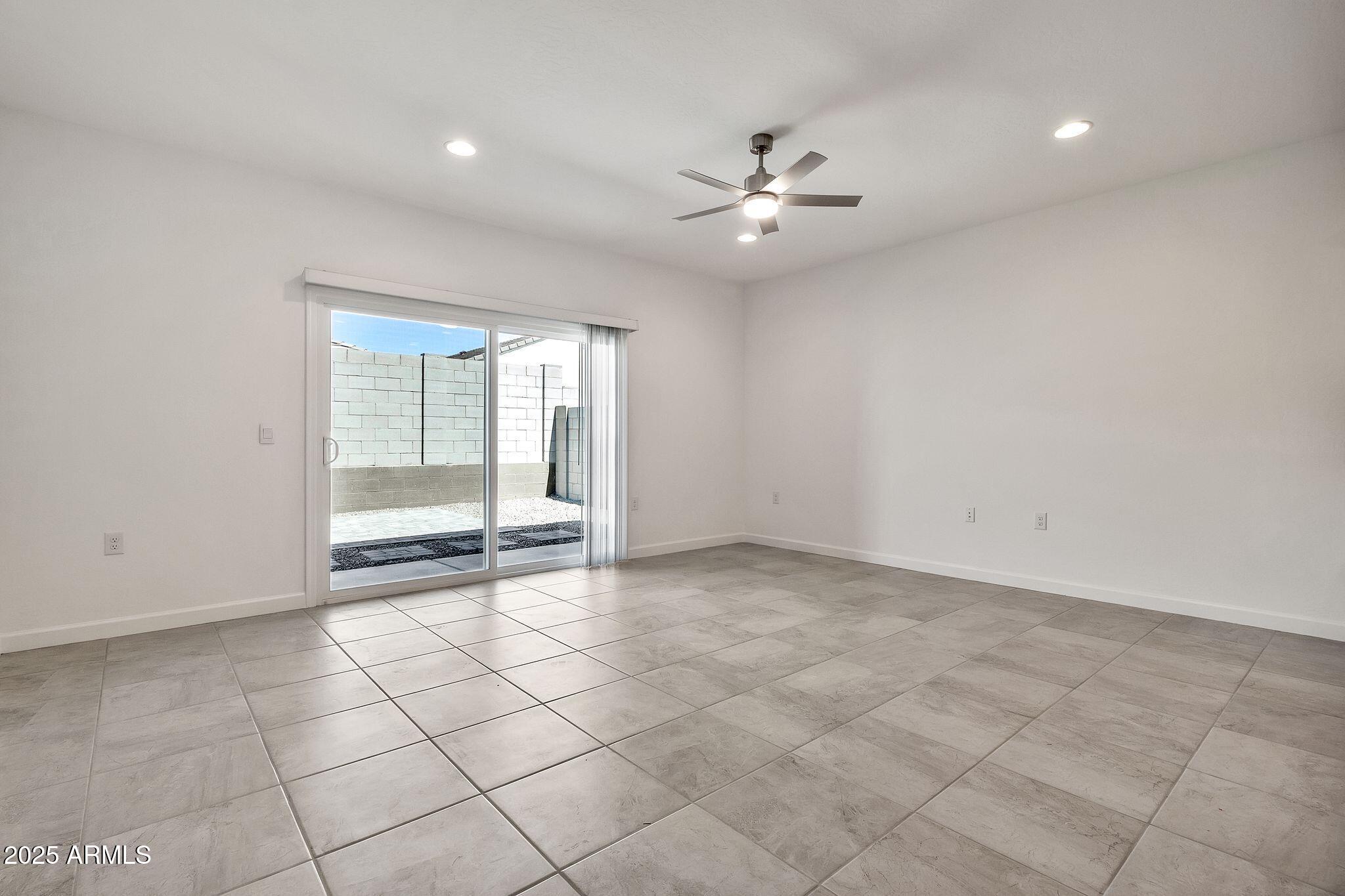 1718 W Sombra Avenue