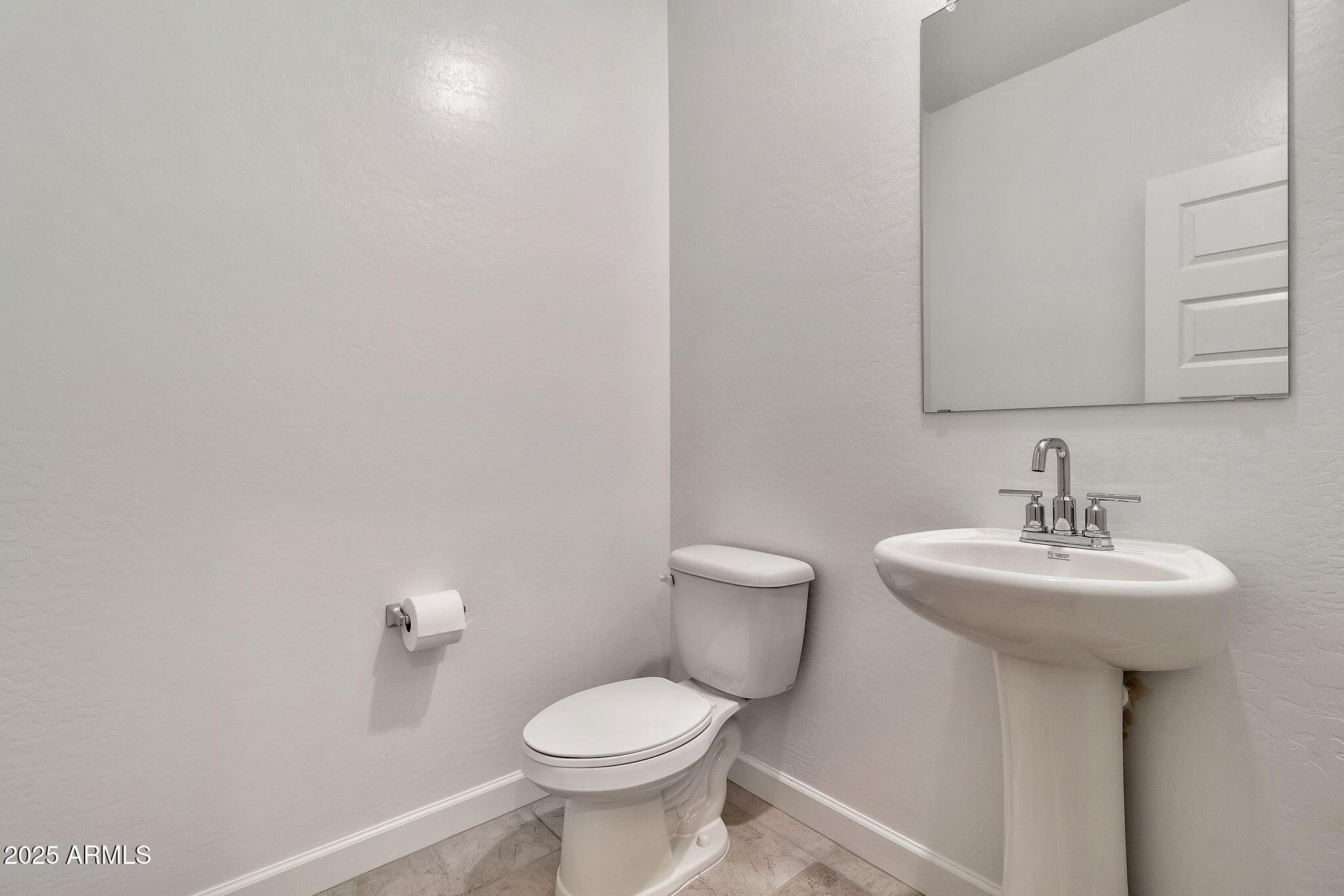 1718 W Sombra Avenue