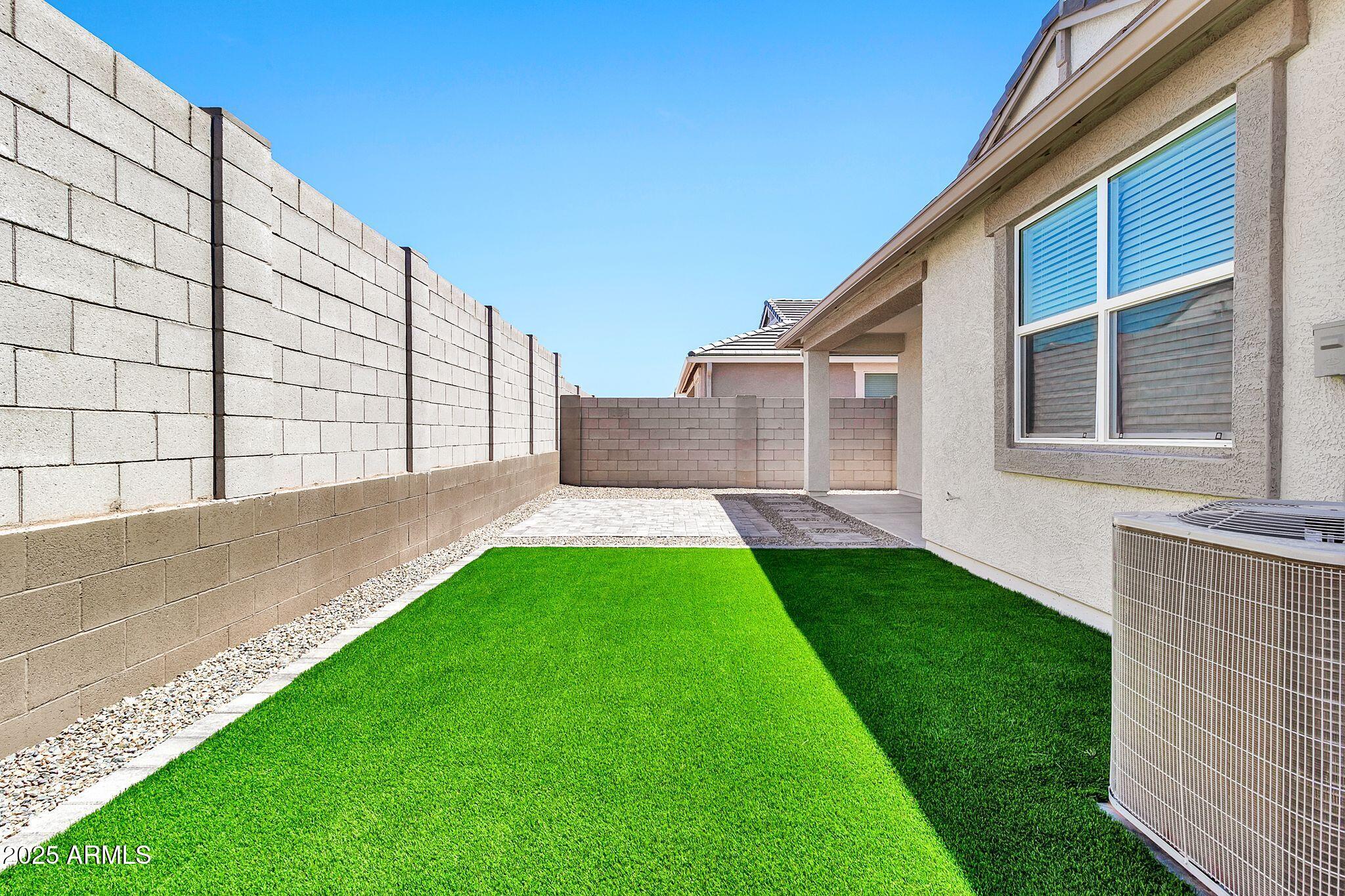 1718 W Sombra Avenue