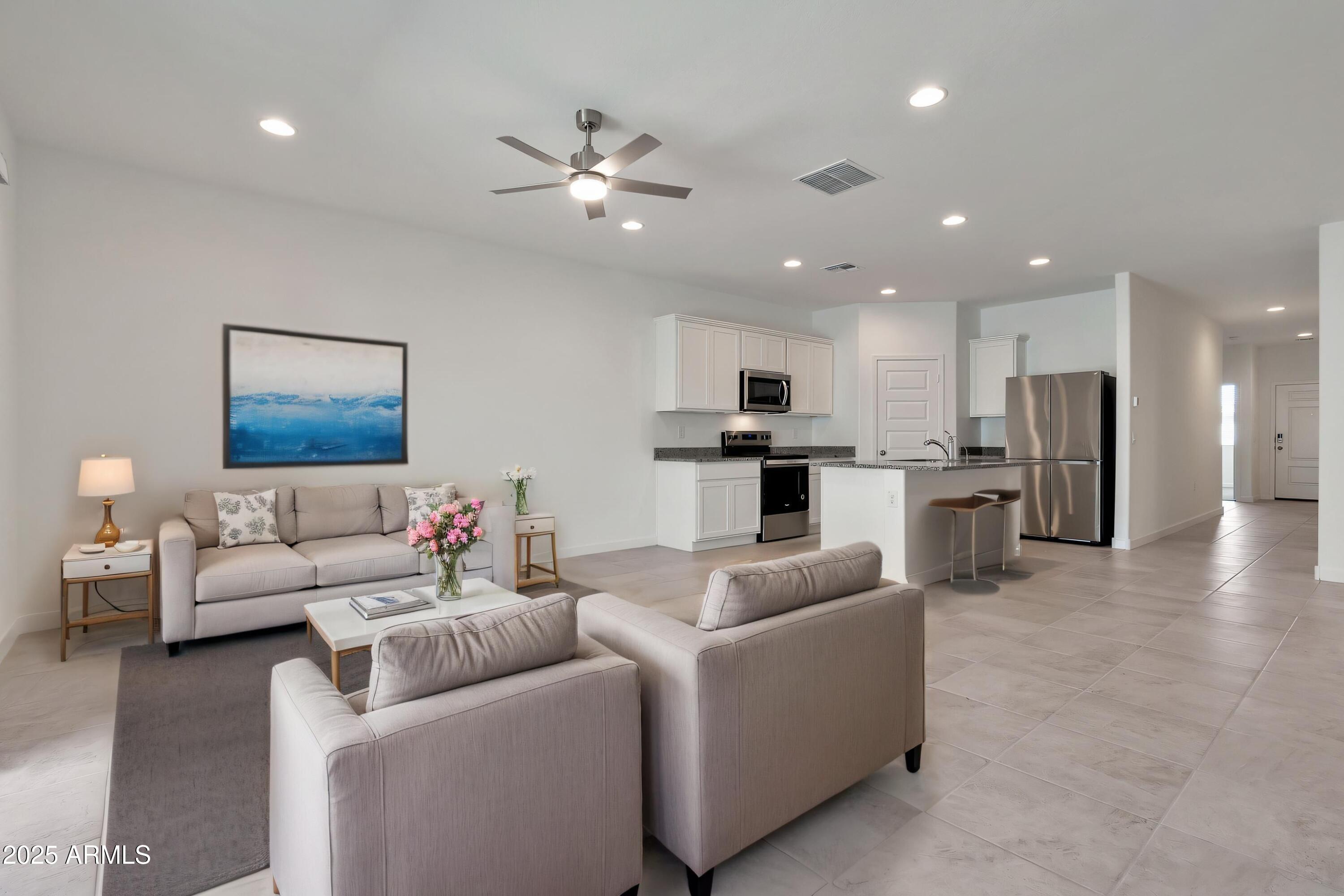 1718 W Sombra Avenue