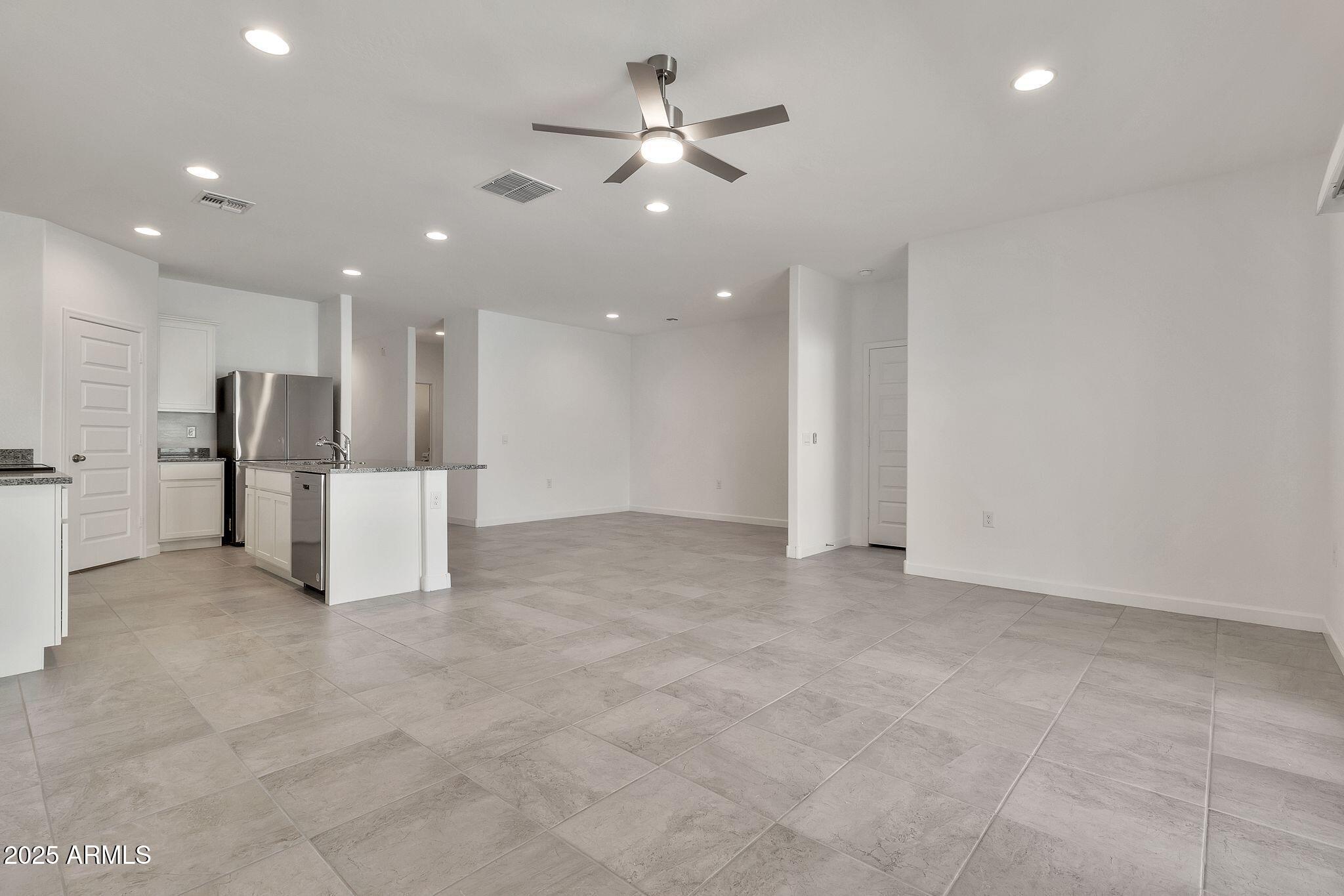 1718 W Sombra Avenue