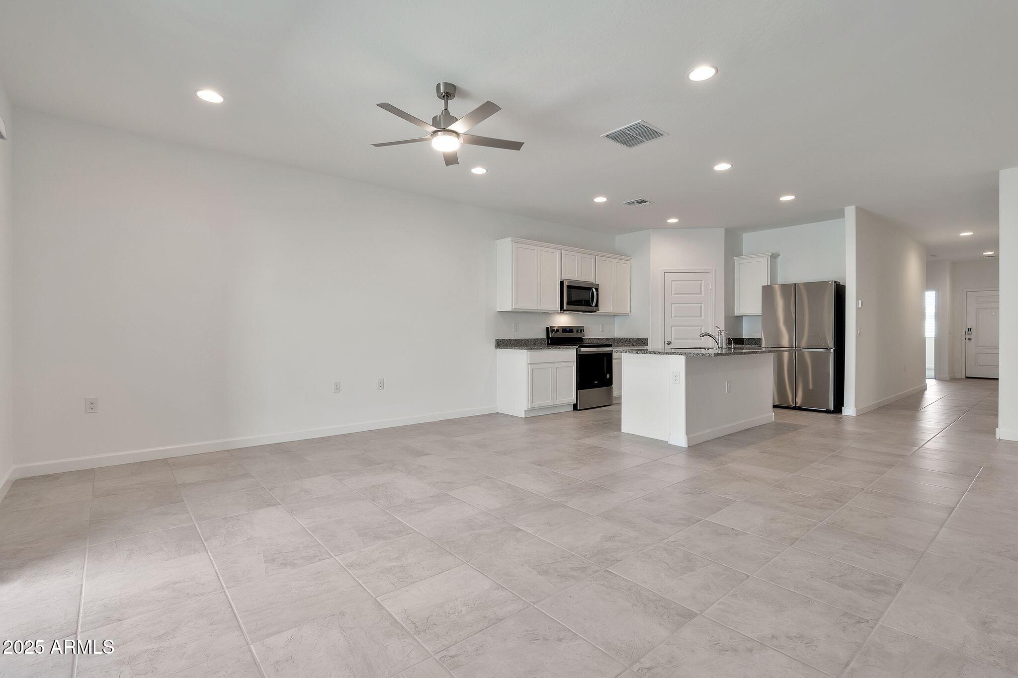 1718 W Sombra Avenue